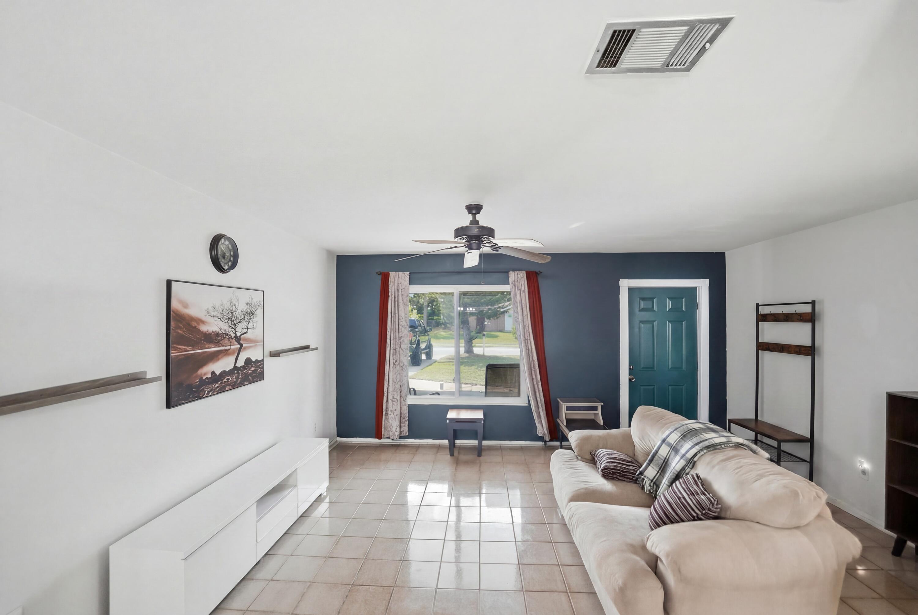 PORT ST LUCIE SECTION 42 1ST REPLAT - Residential