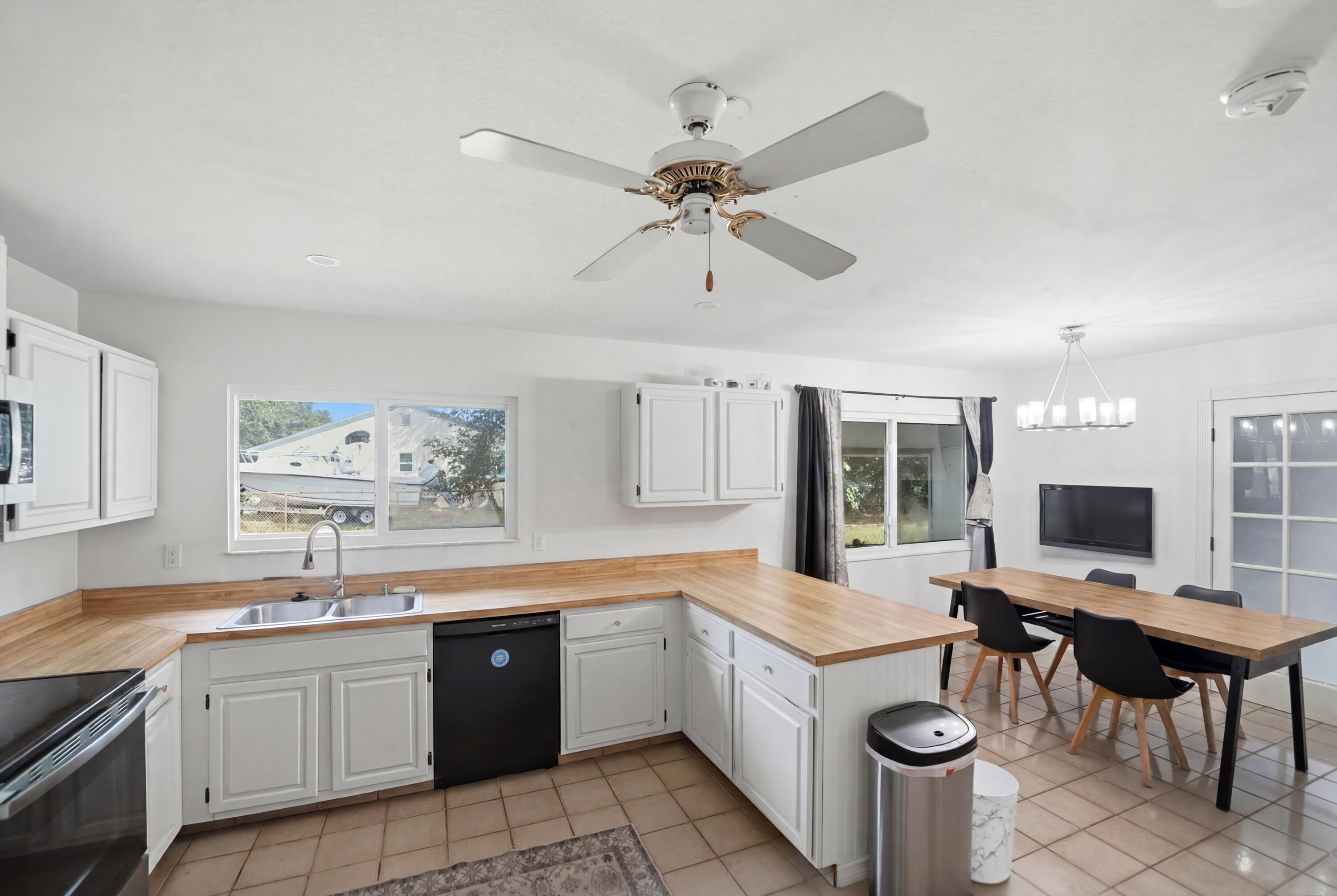 PORT ST LUCIE SECTION 42 1ST REPLAT - Residential