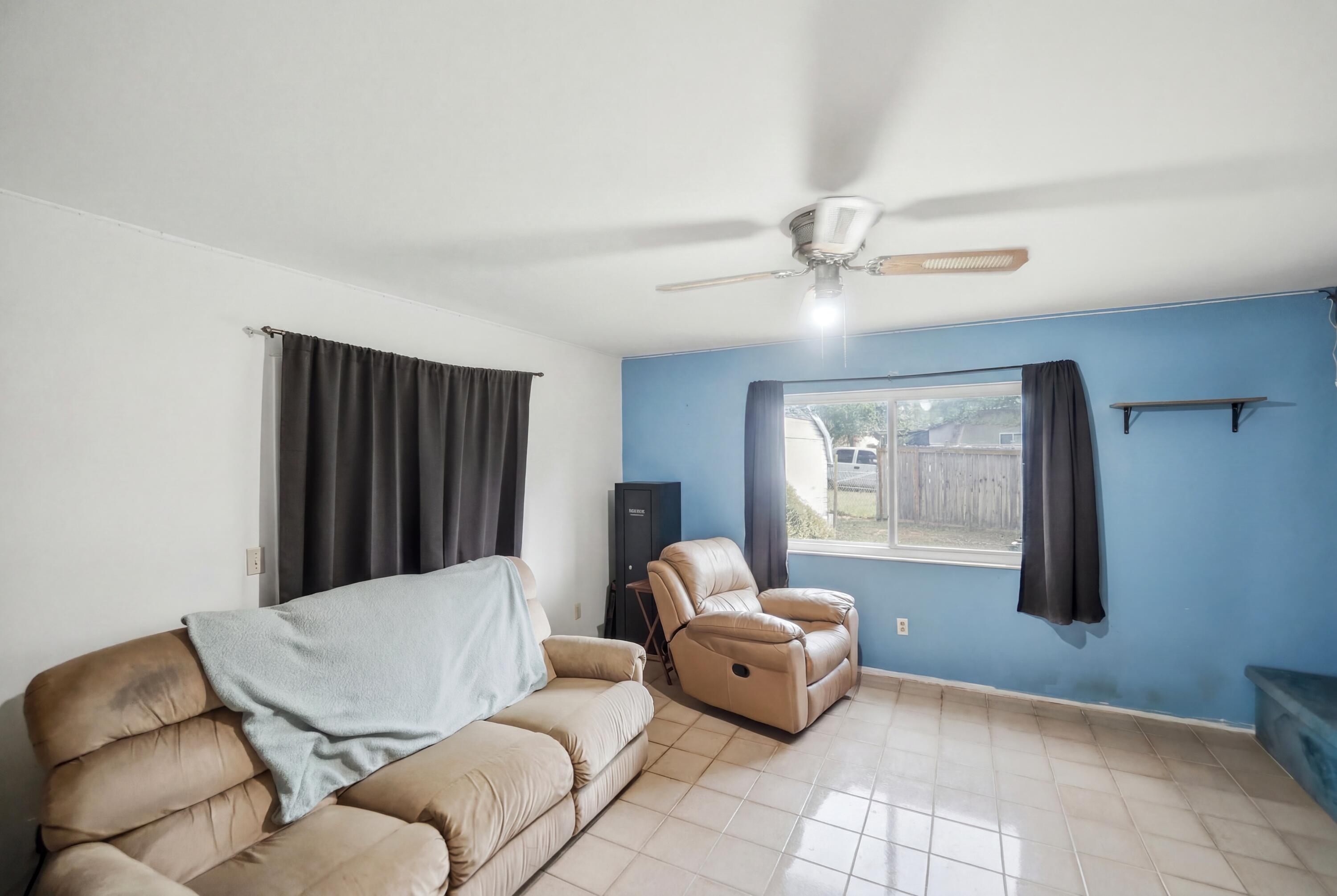 PORT ST LUCIE SECTION 42 1ST REPLAT - Residential
