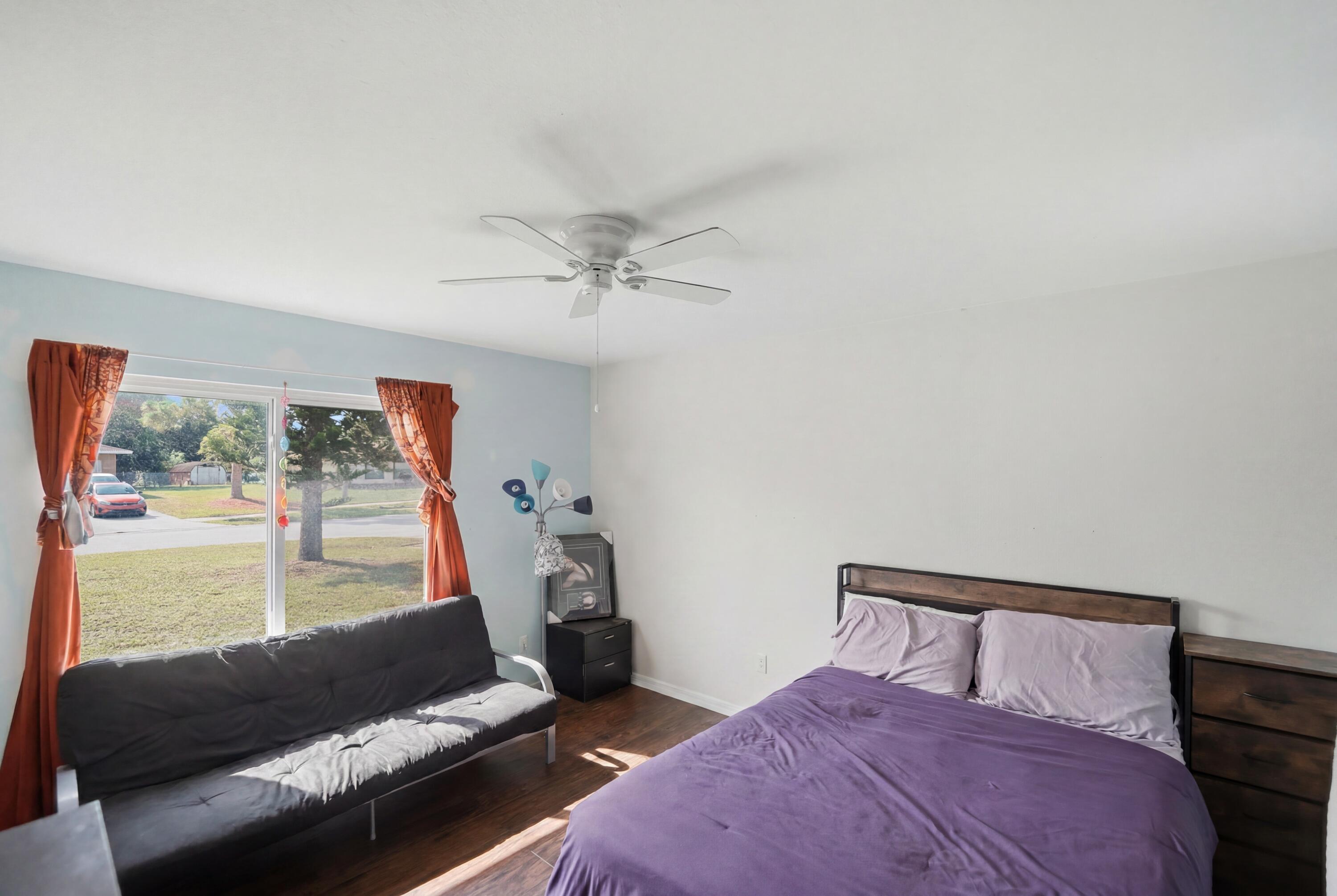 PORT ST LUCIE SECTION 42 1ST REPLAT - Residential