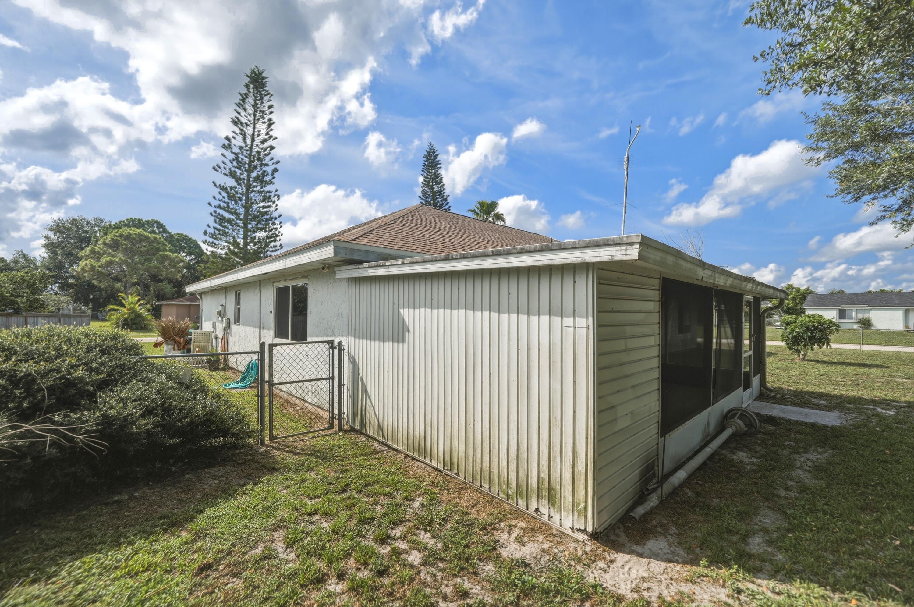 PORT ST LUCIE SECTION 42 1ST REPLAT - Residential