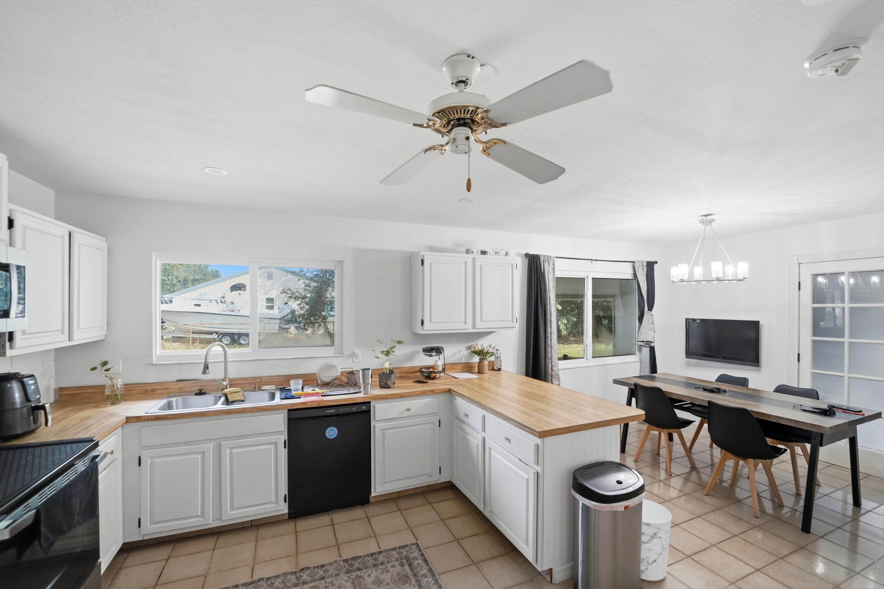 PORT ST LUCIE SECTION 42 1ST REPLAT - Residential