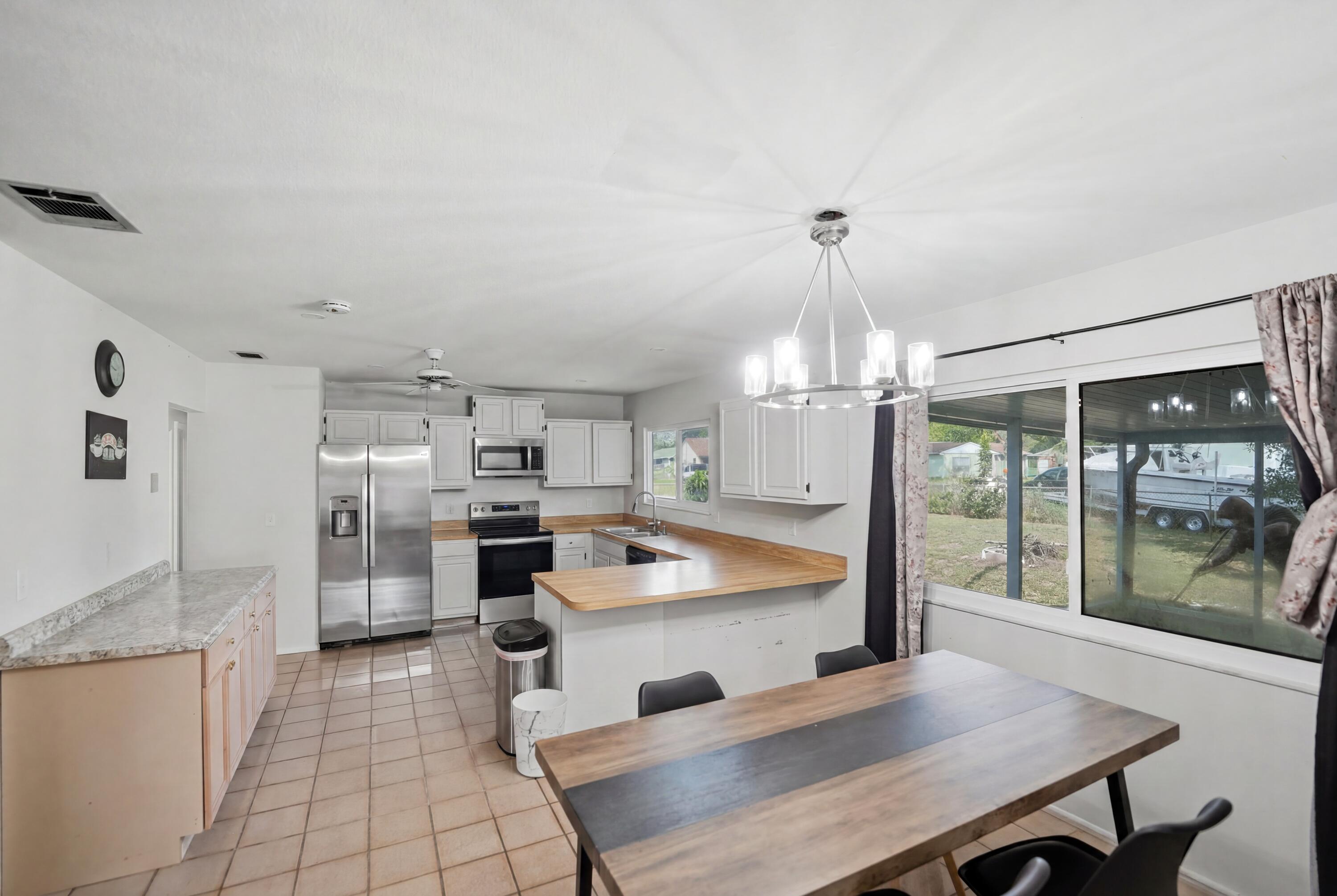 PORT ST LUCIE SECTION 42 1ST REPLAT - Residential