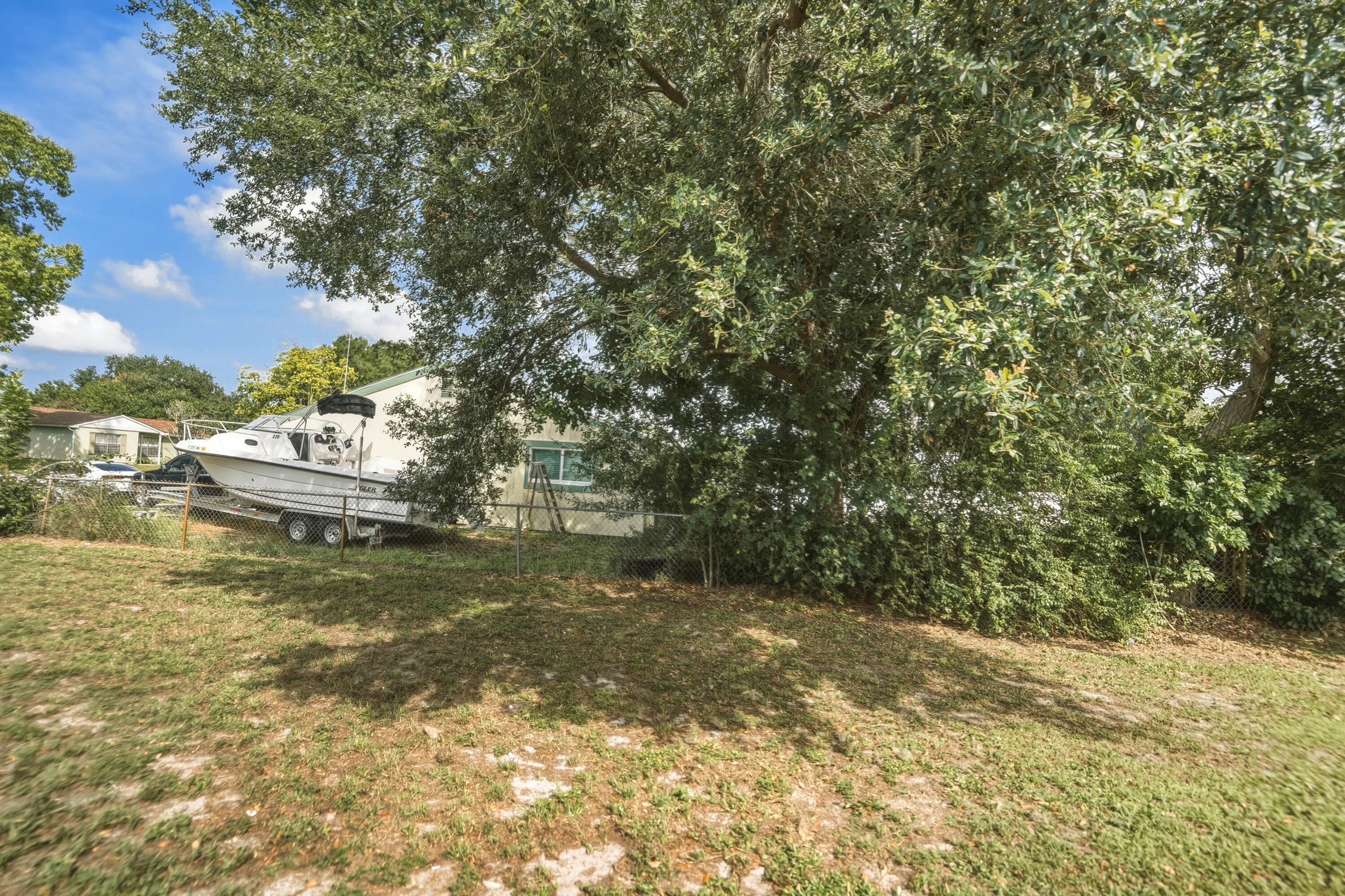 PORT ST LUCIE SECTION 42 1ST REPLAT - Residential