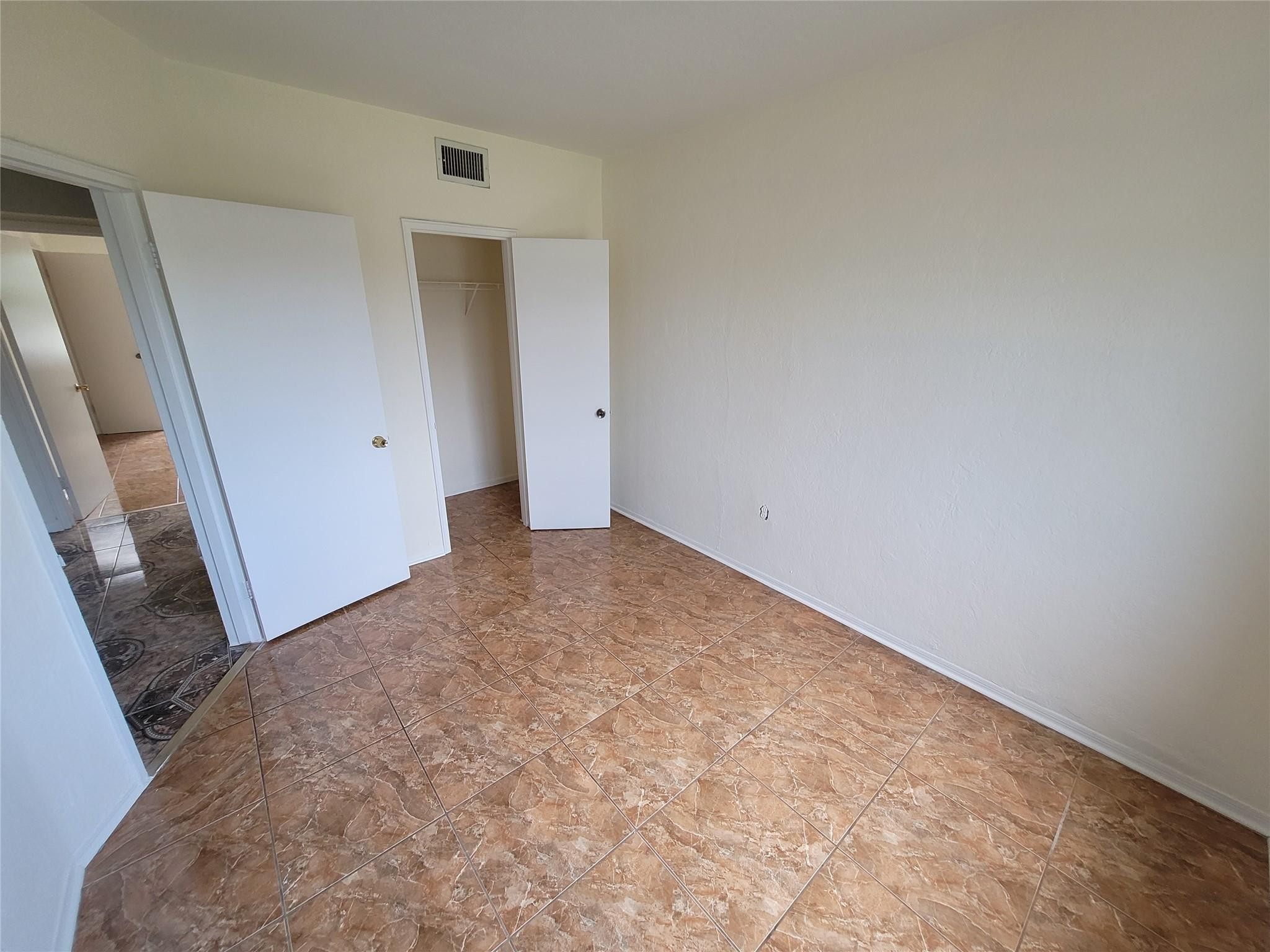 SUNSET PALM VILLAS CONDO - Residential