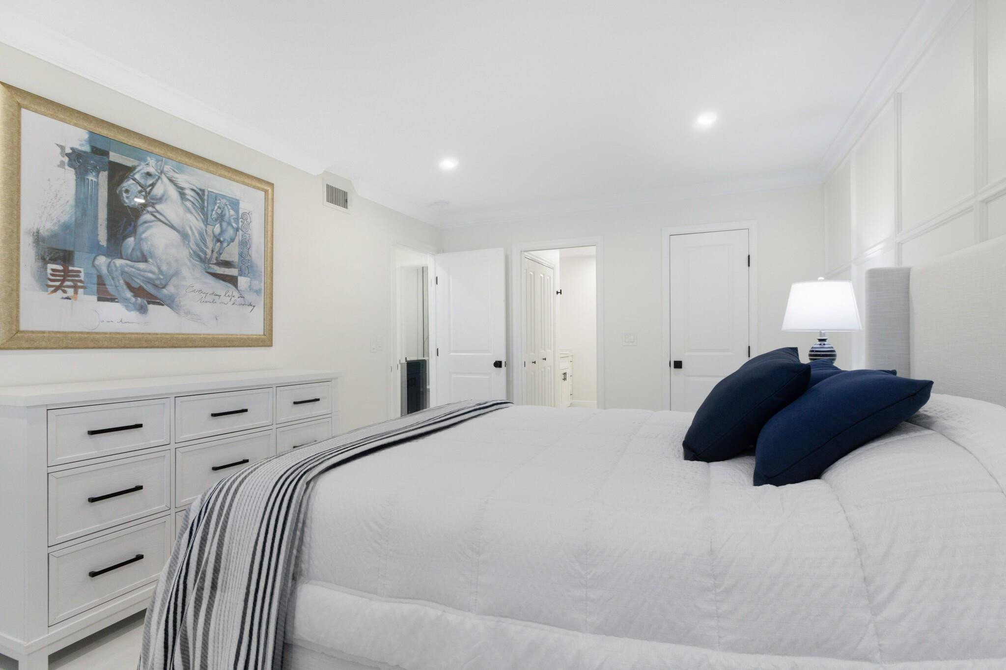 BAY COLONY CLUB CONDO - Residential Lease