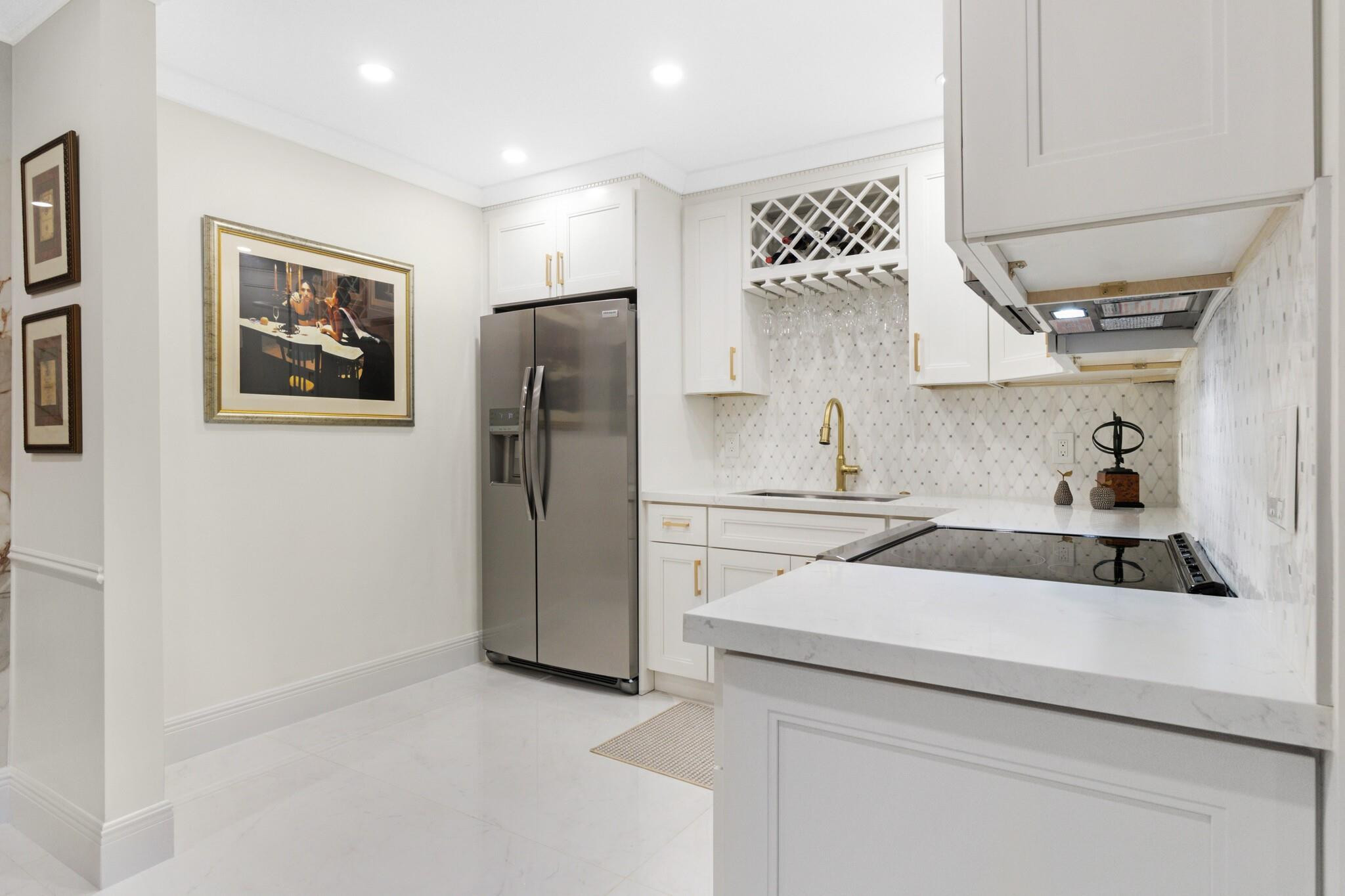 BAY COLONY CLUB CONDO - Residential Lease