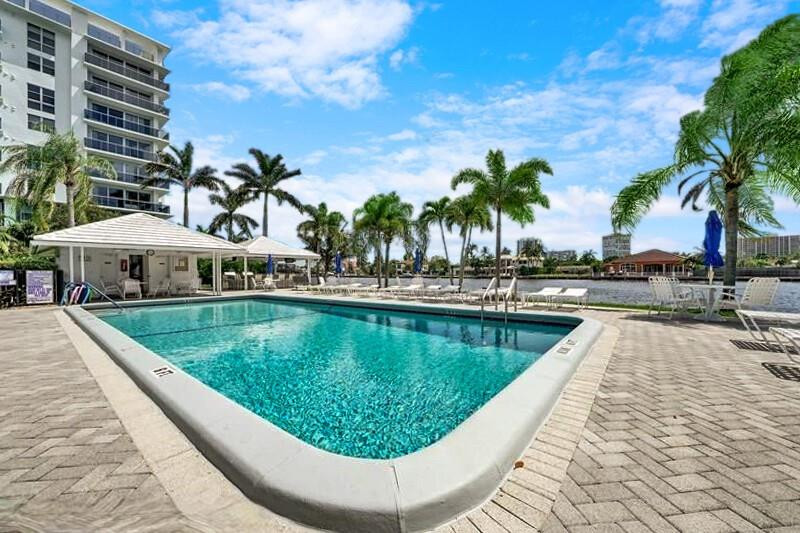 BAY COLONY CLUB CONDO - Residential Lease