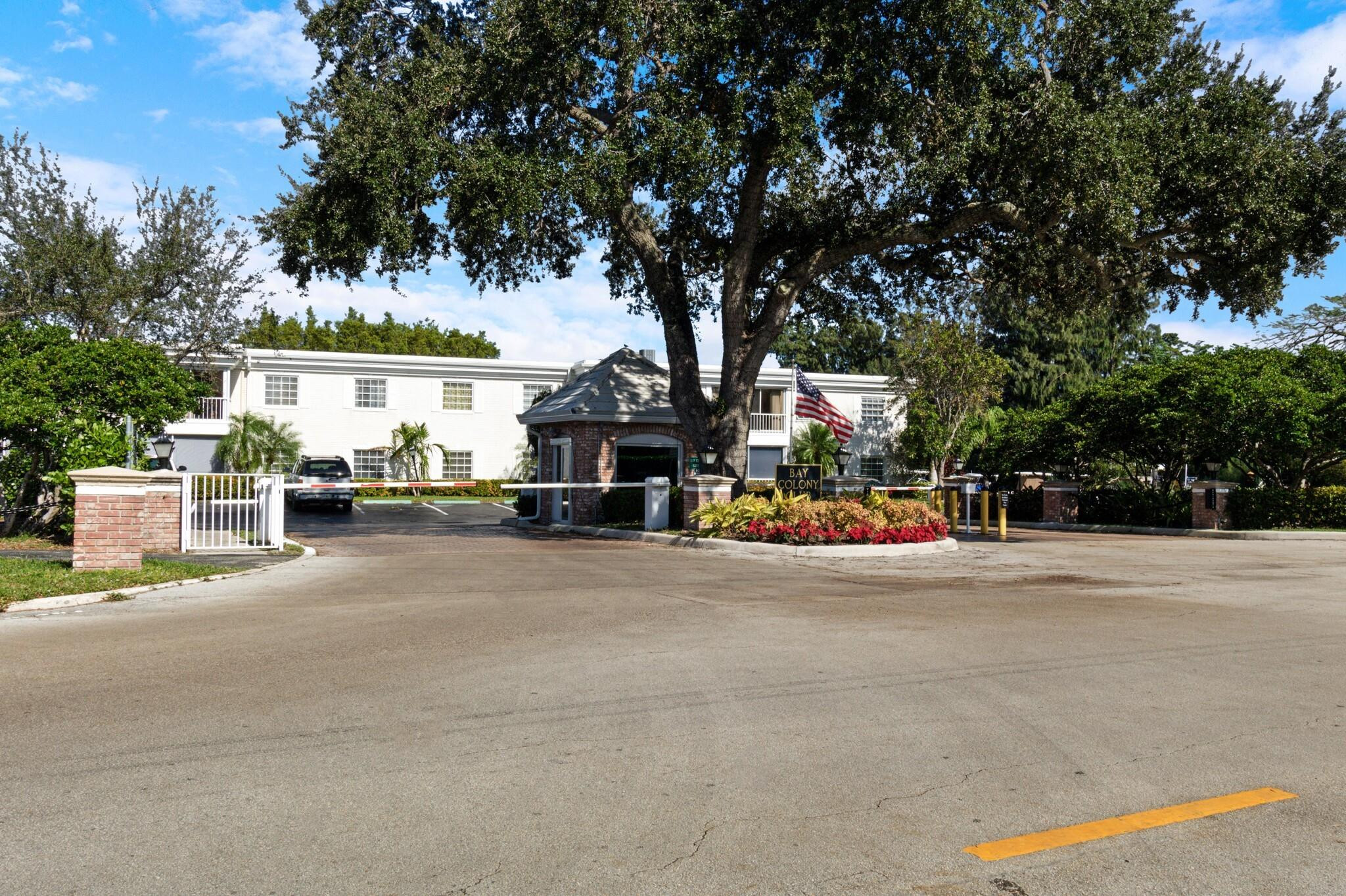 BAY COLONY CLUB CONDO - Residential Lease