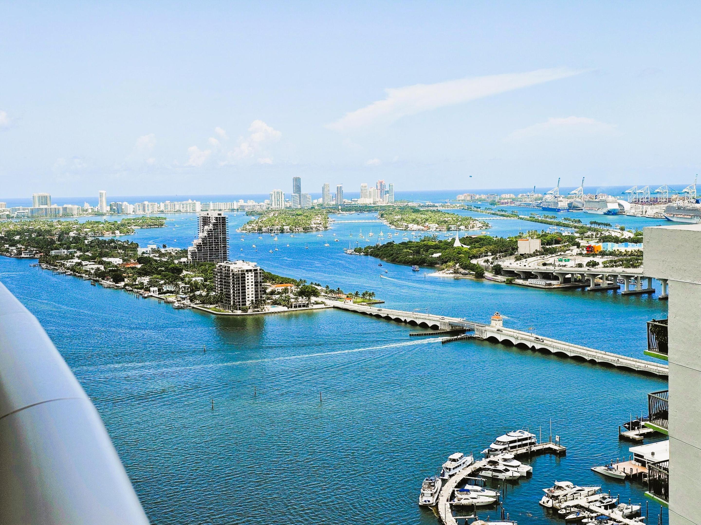 ARIA ON THE BAY CONDO - Residential