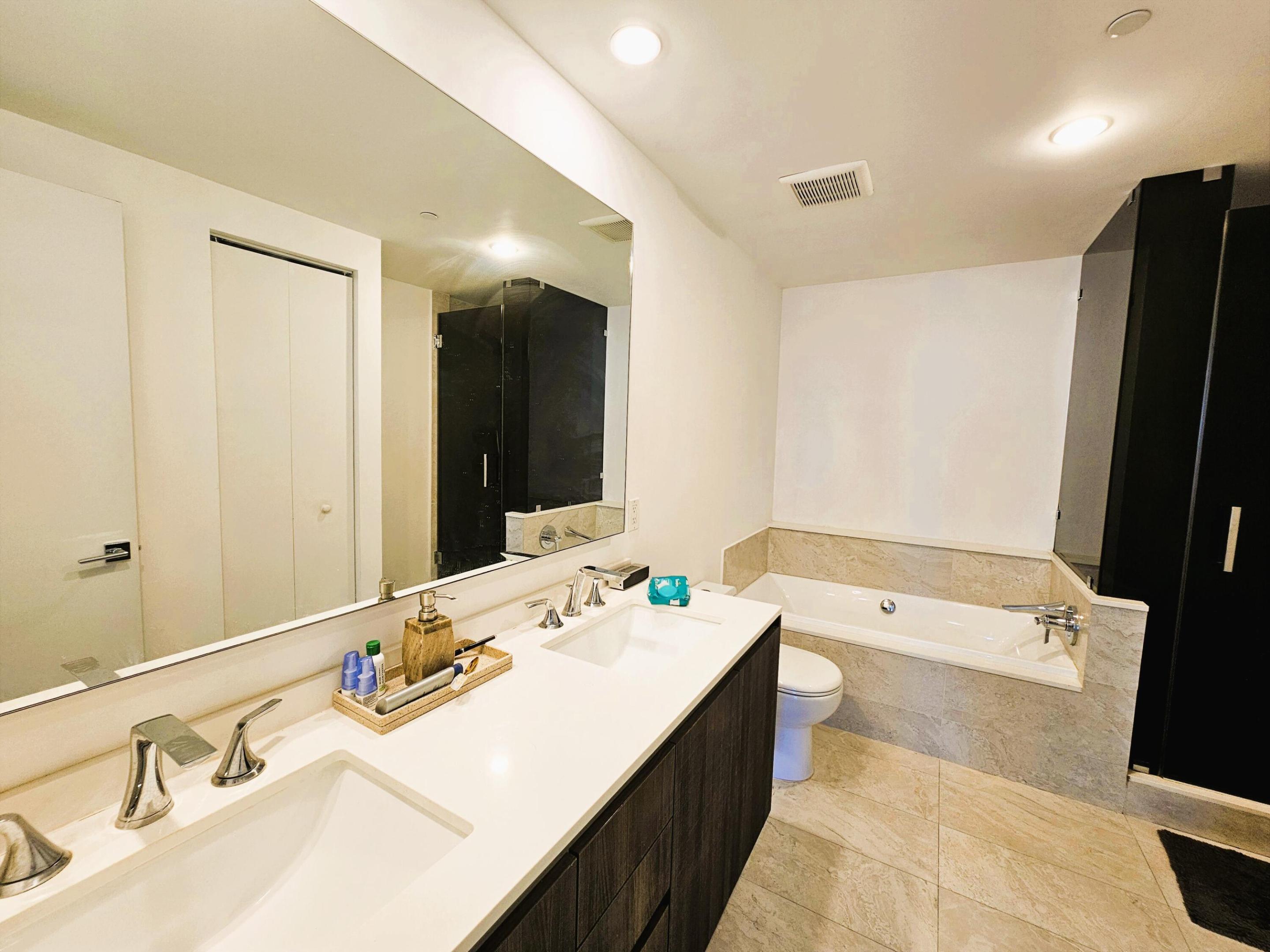ARIA ON THE BAY CONDO - Residential