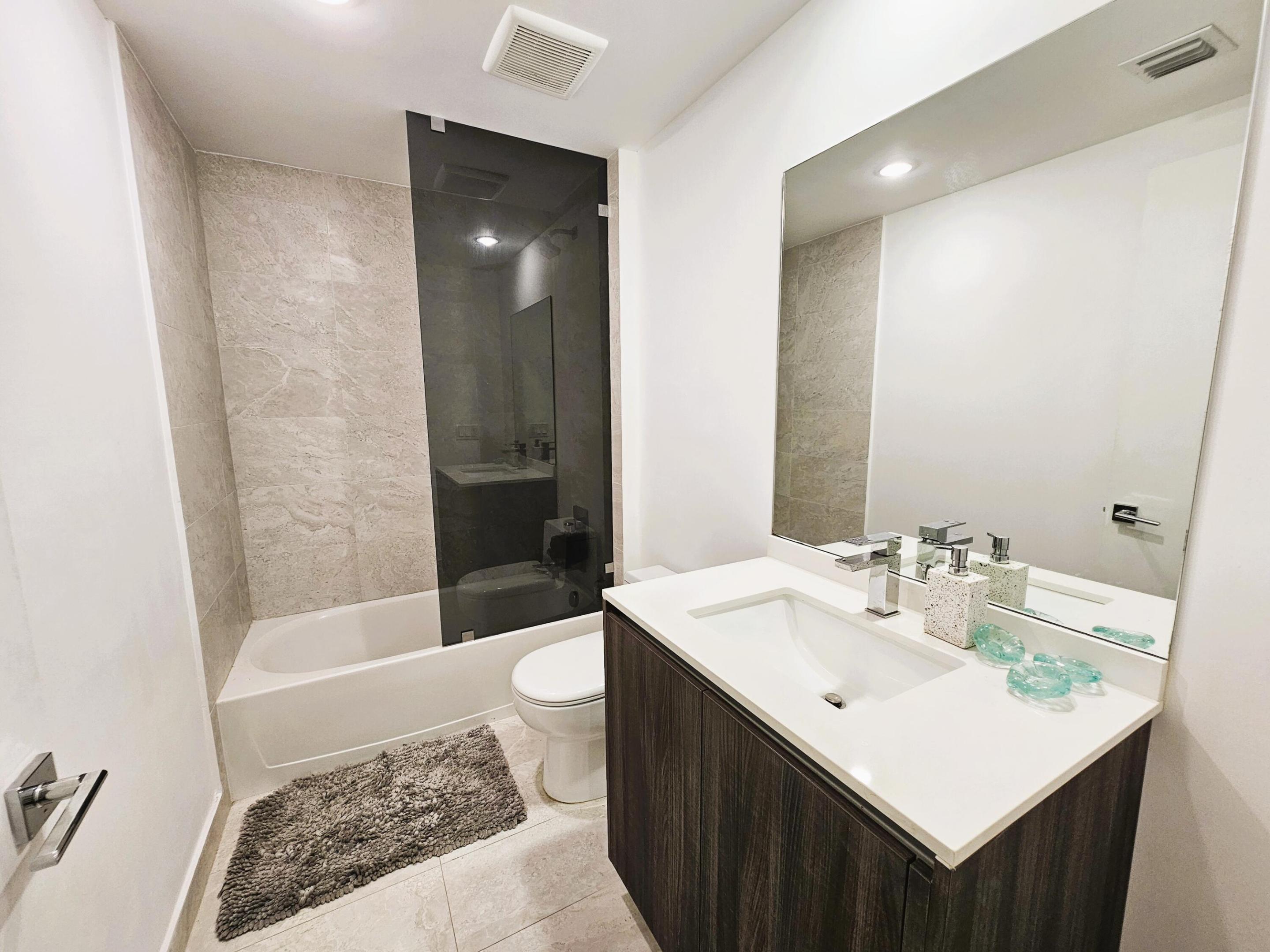 ARIA ON THE BAY CONDO - Residential