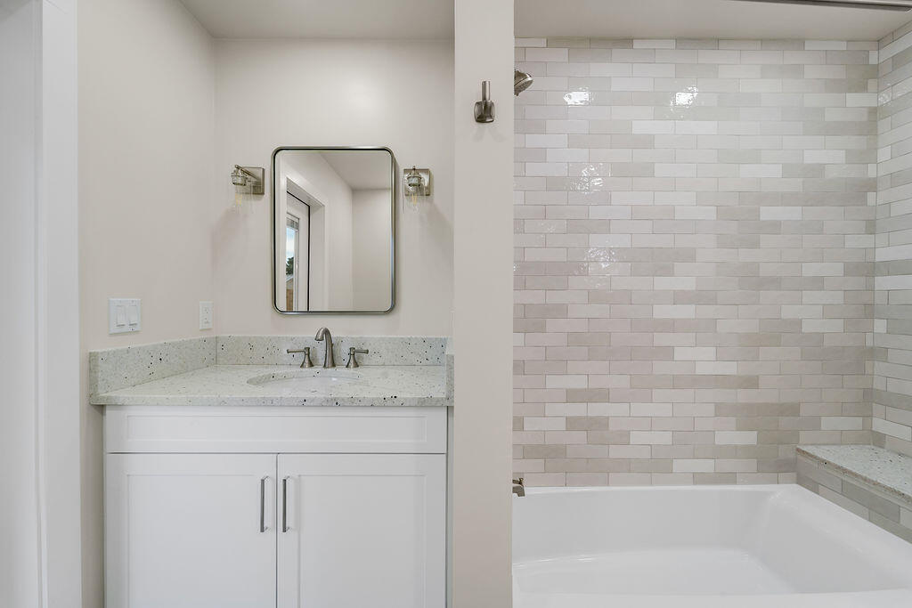 PALM BEACH GARDENS 4 - Residential Lease