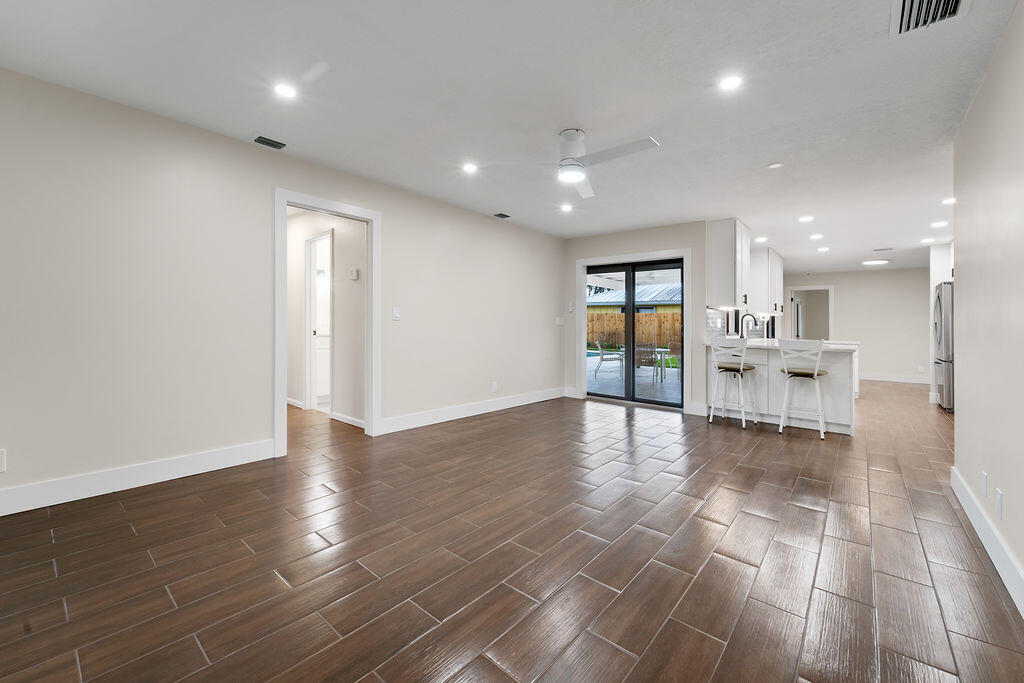 PALM BEACH GARDENS 4 - Residential Lease