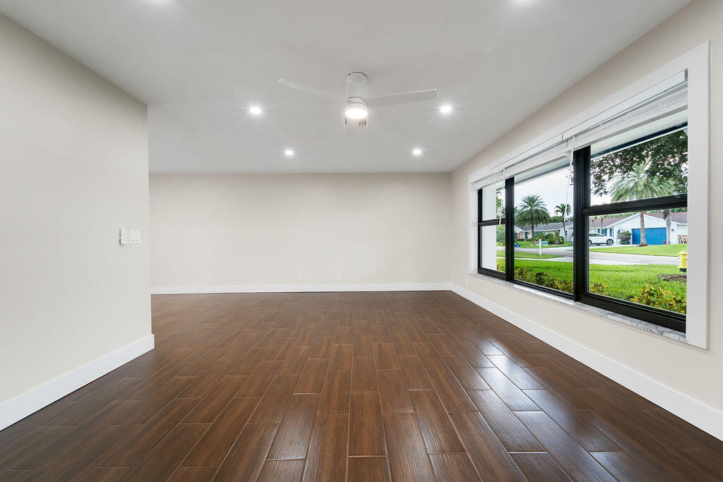 PALM BEACH GARDENS 4 - Residential Lease