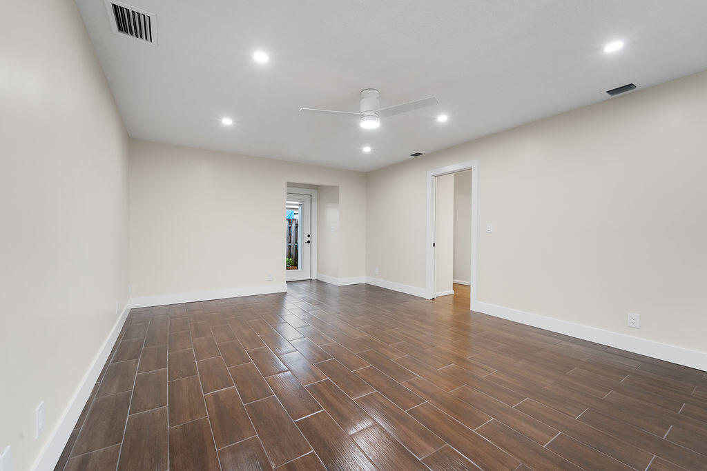 PALM BEACH GARDENS 4 - Residential Lease