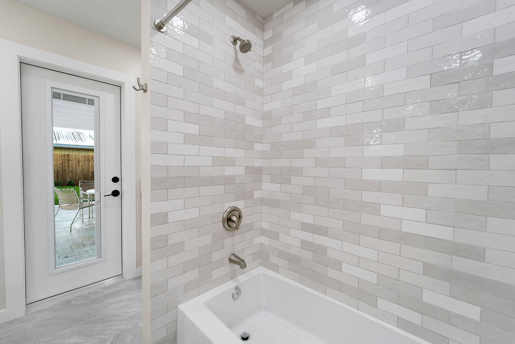 PALM BEACH GARDENS 4 - Residential Lease