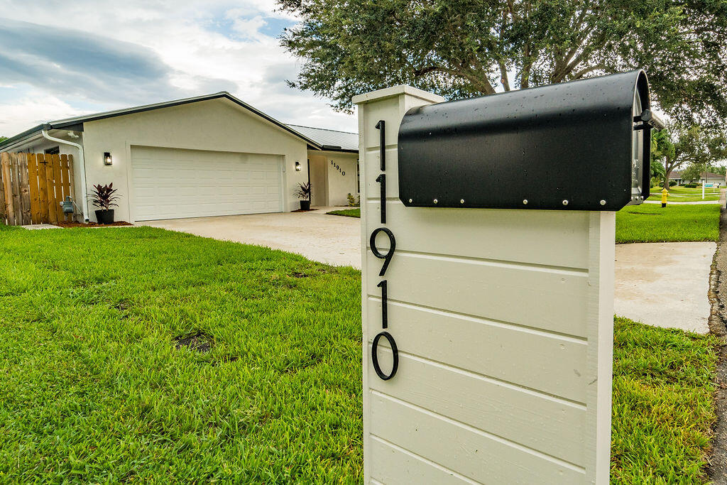 PALM BEACH GARDENS 4 - Residential Lease