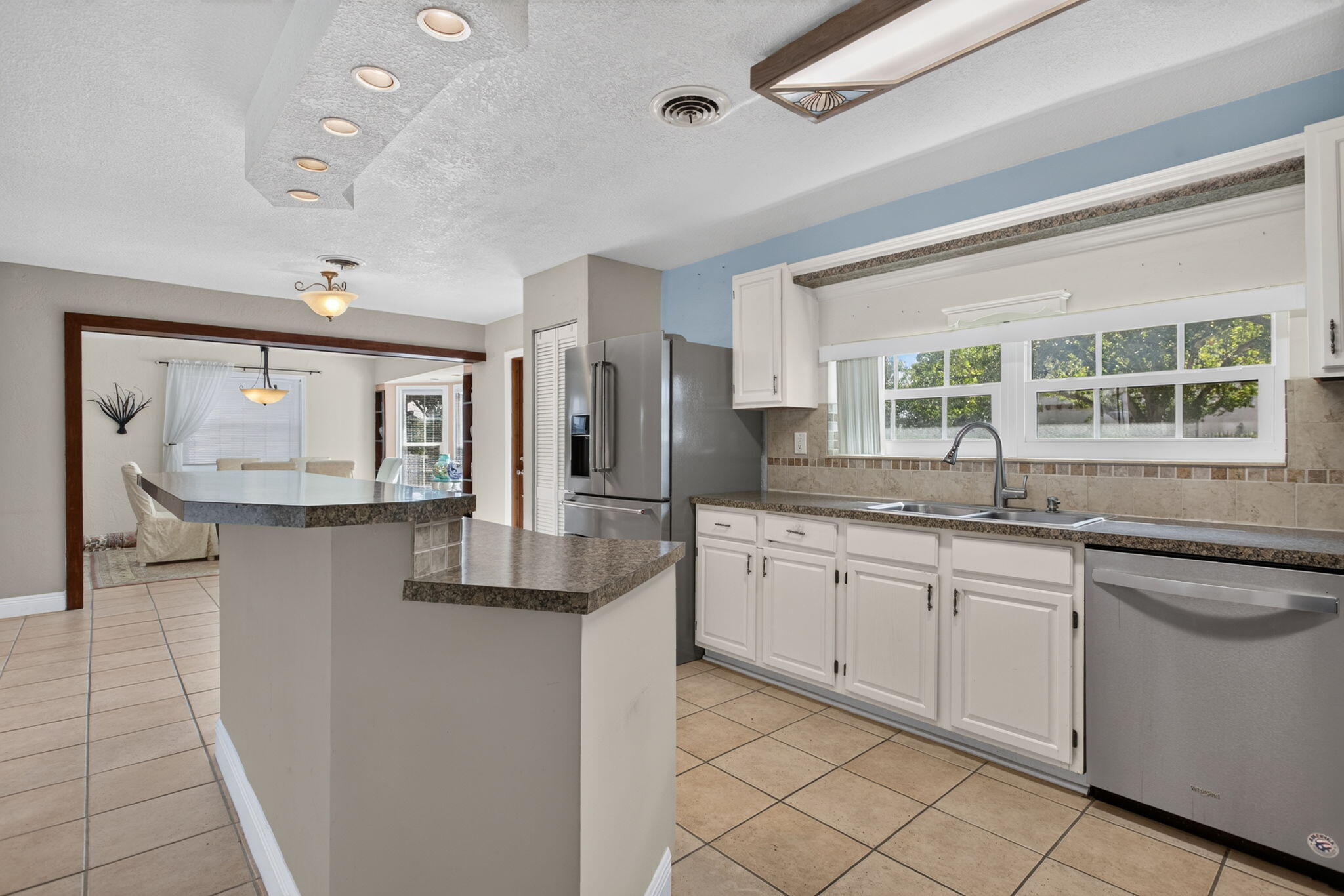 CORAL KEY VILLAS 3RD SEC - Residential