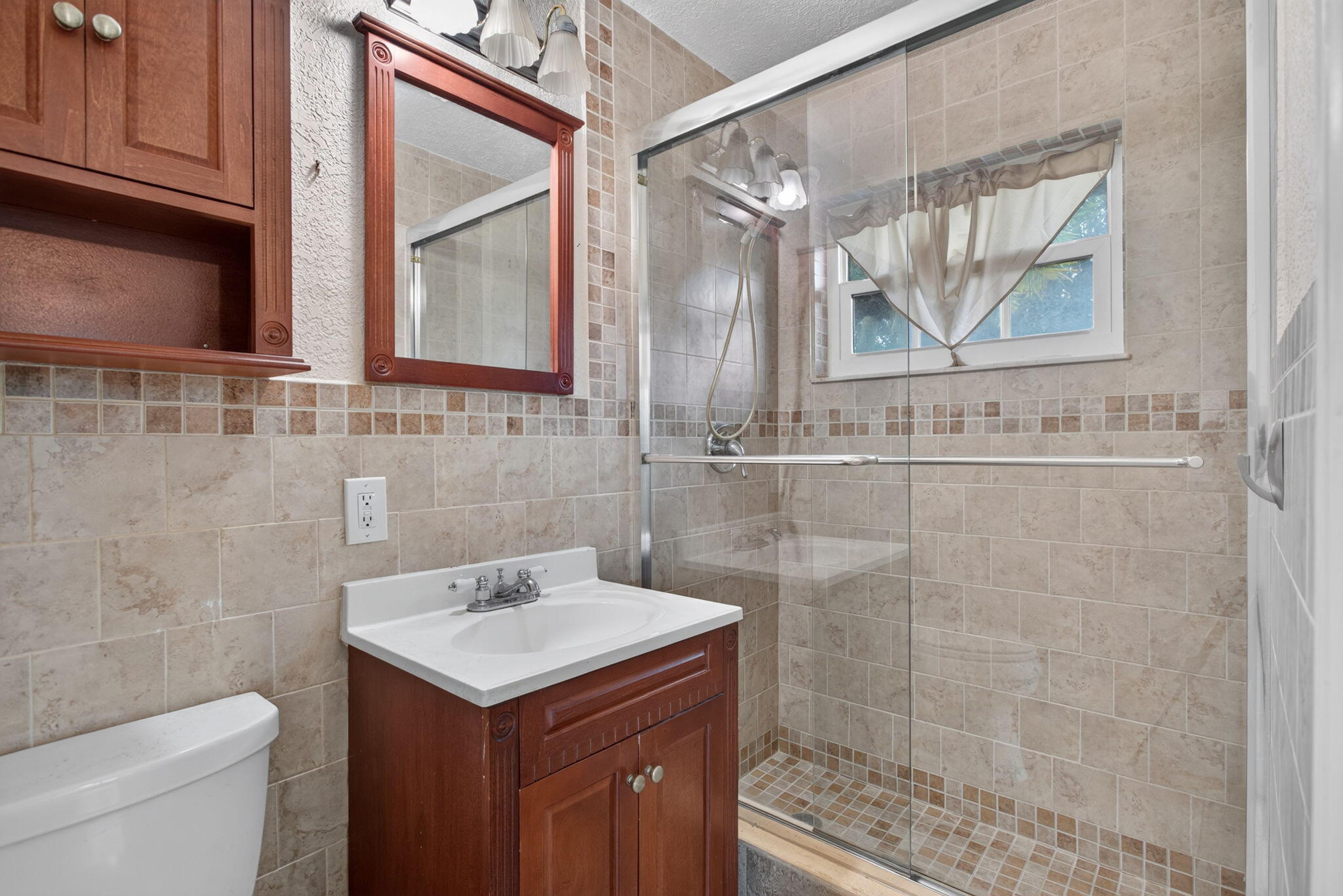 CORAL KEY VILLAS 3RD SEC - Residential
