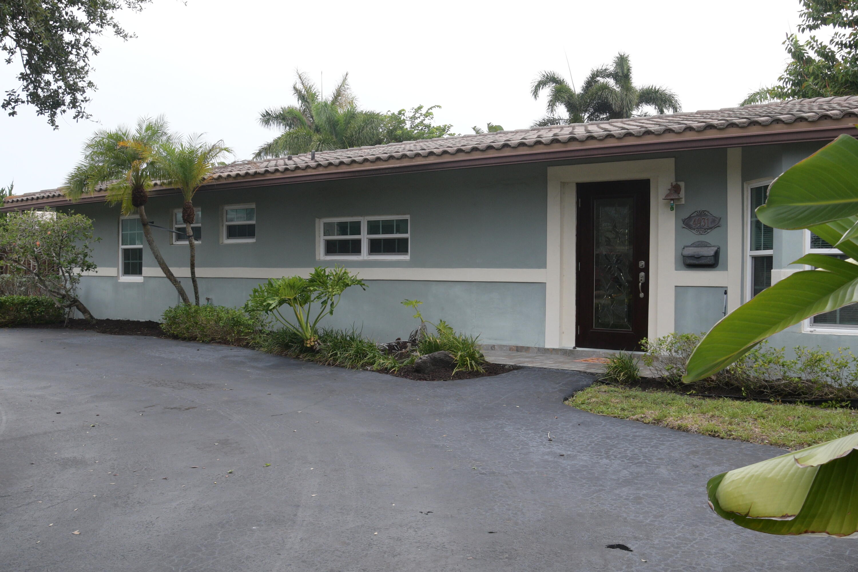 CORAL KEY VILLAS 3RD SEC - Residential