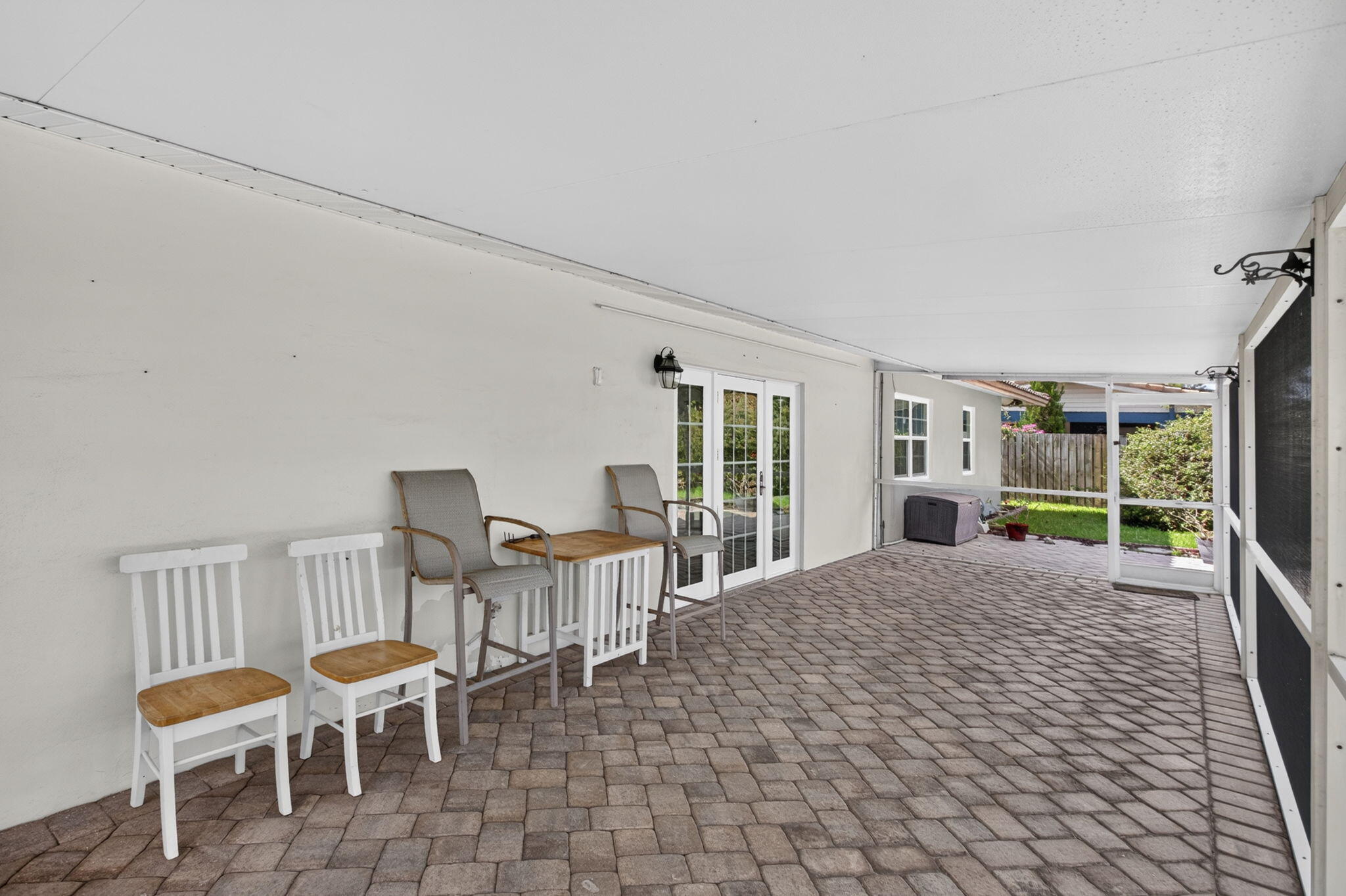 CORAL KEY VILLAS 3RD SEC - Residential