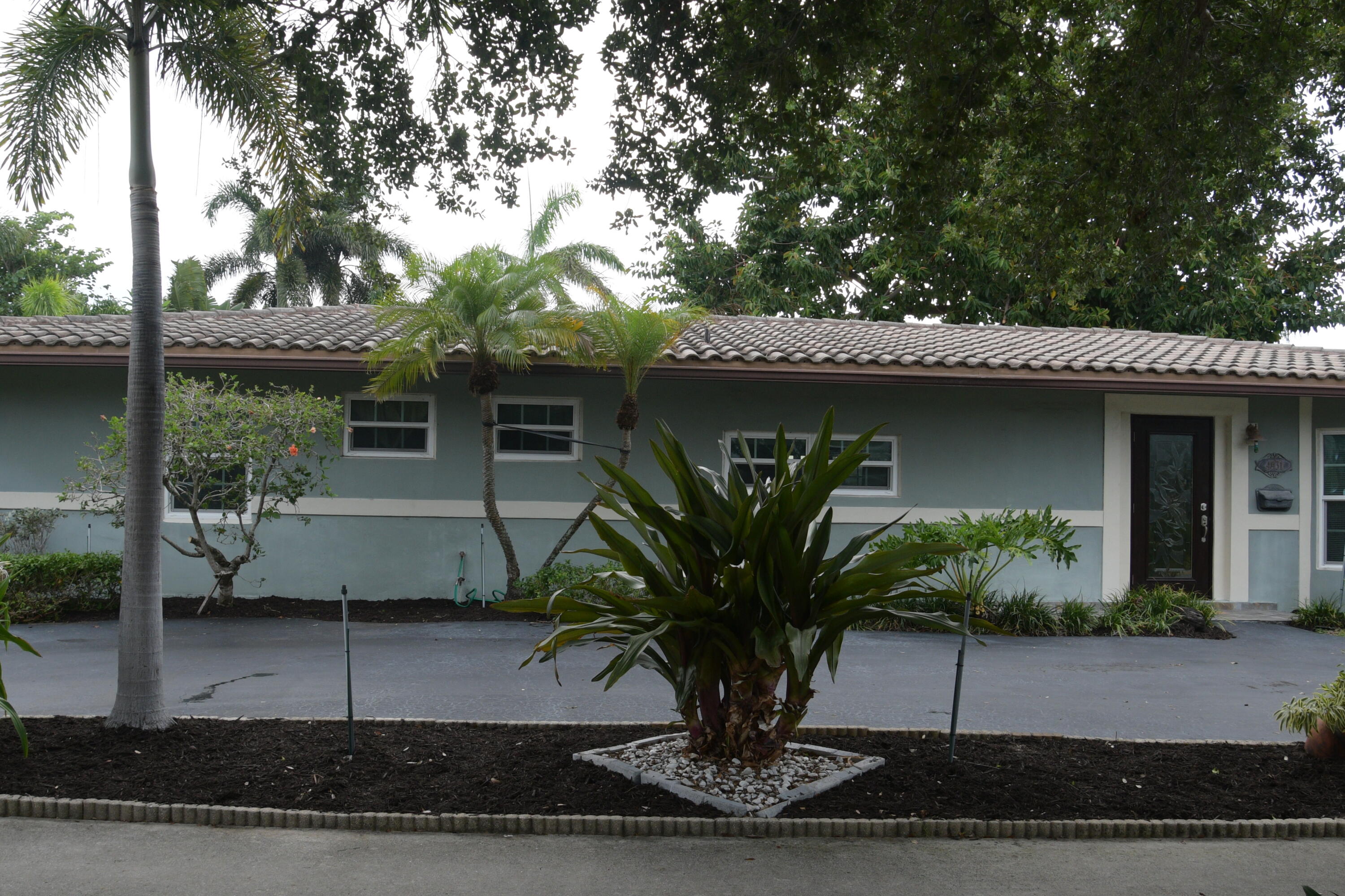 CORAL KEY VILLAS 3RD SEC - Residential