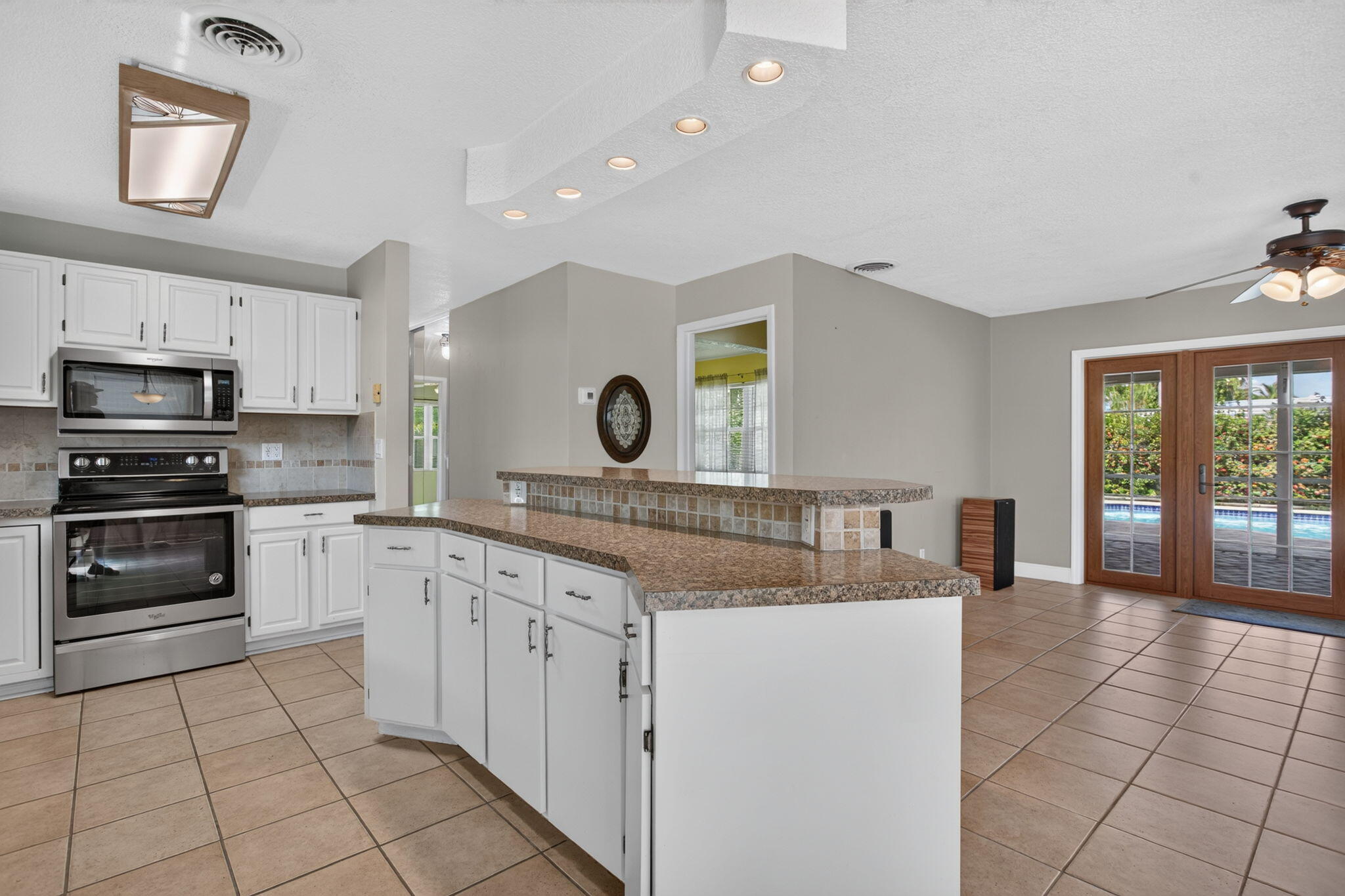 CORAL KEY VILLAS 3RD SEC - Residential
