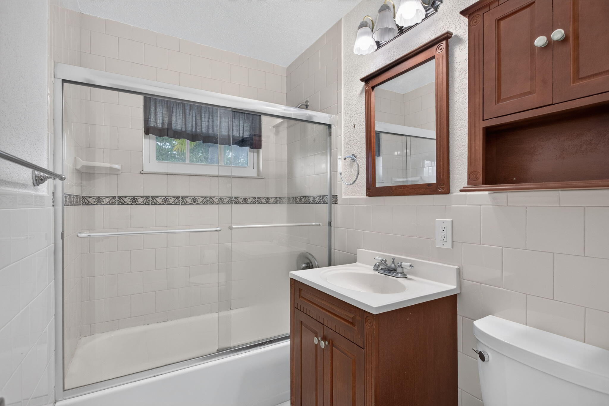 CORAL KEY VILLAS 3RD SEC - Residential