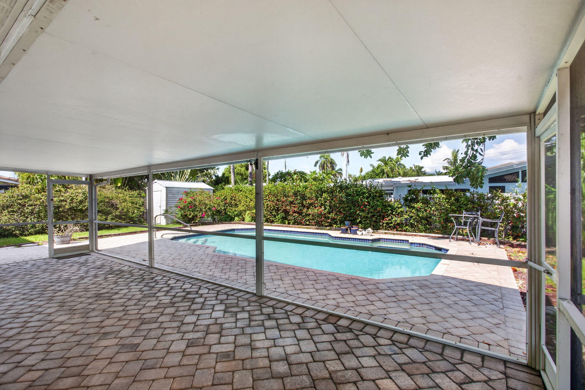 CORAL KEY VILLAS 3RD SEC - Residential