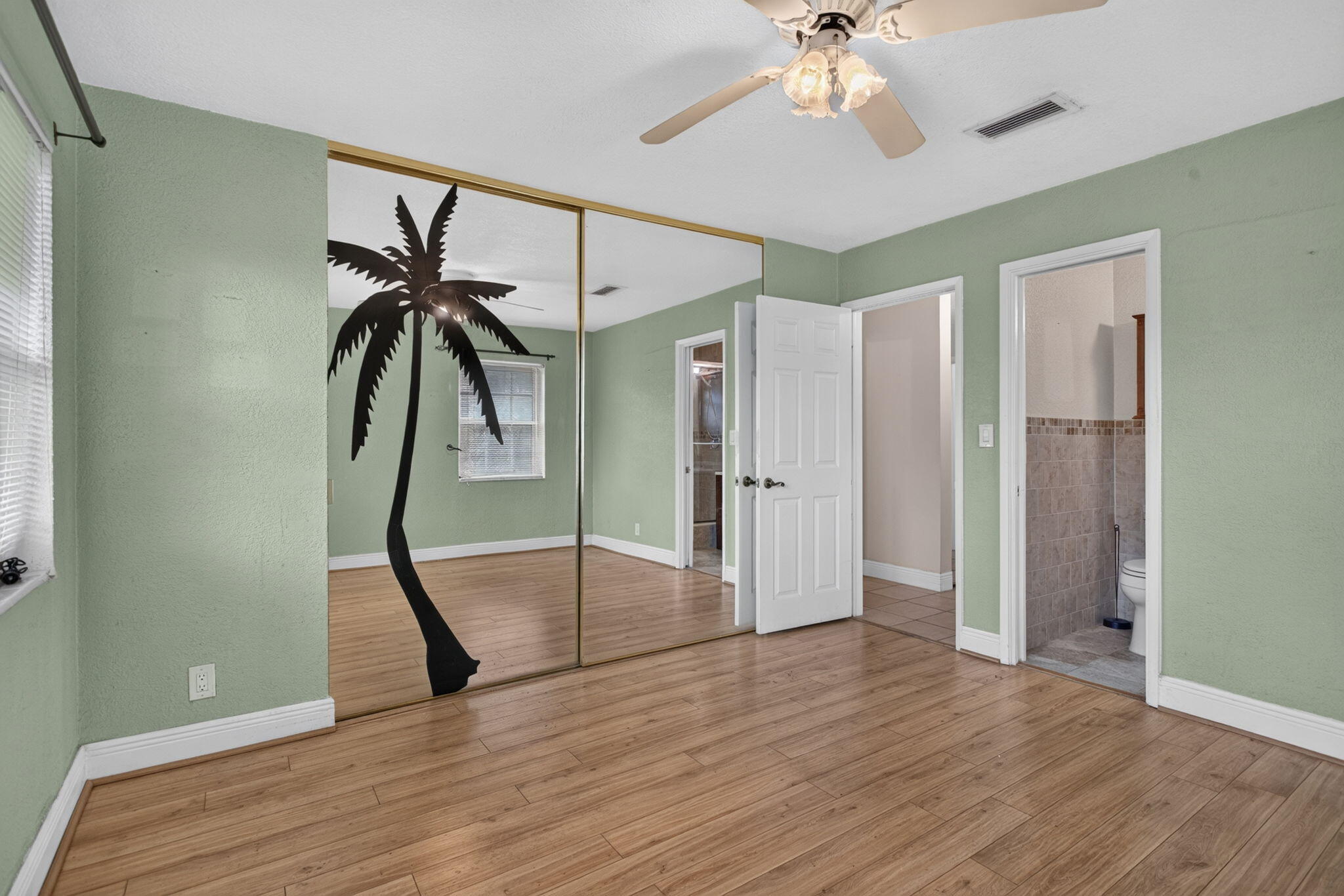 CORAL KEY VILLAS 3RD SEC - Residential