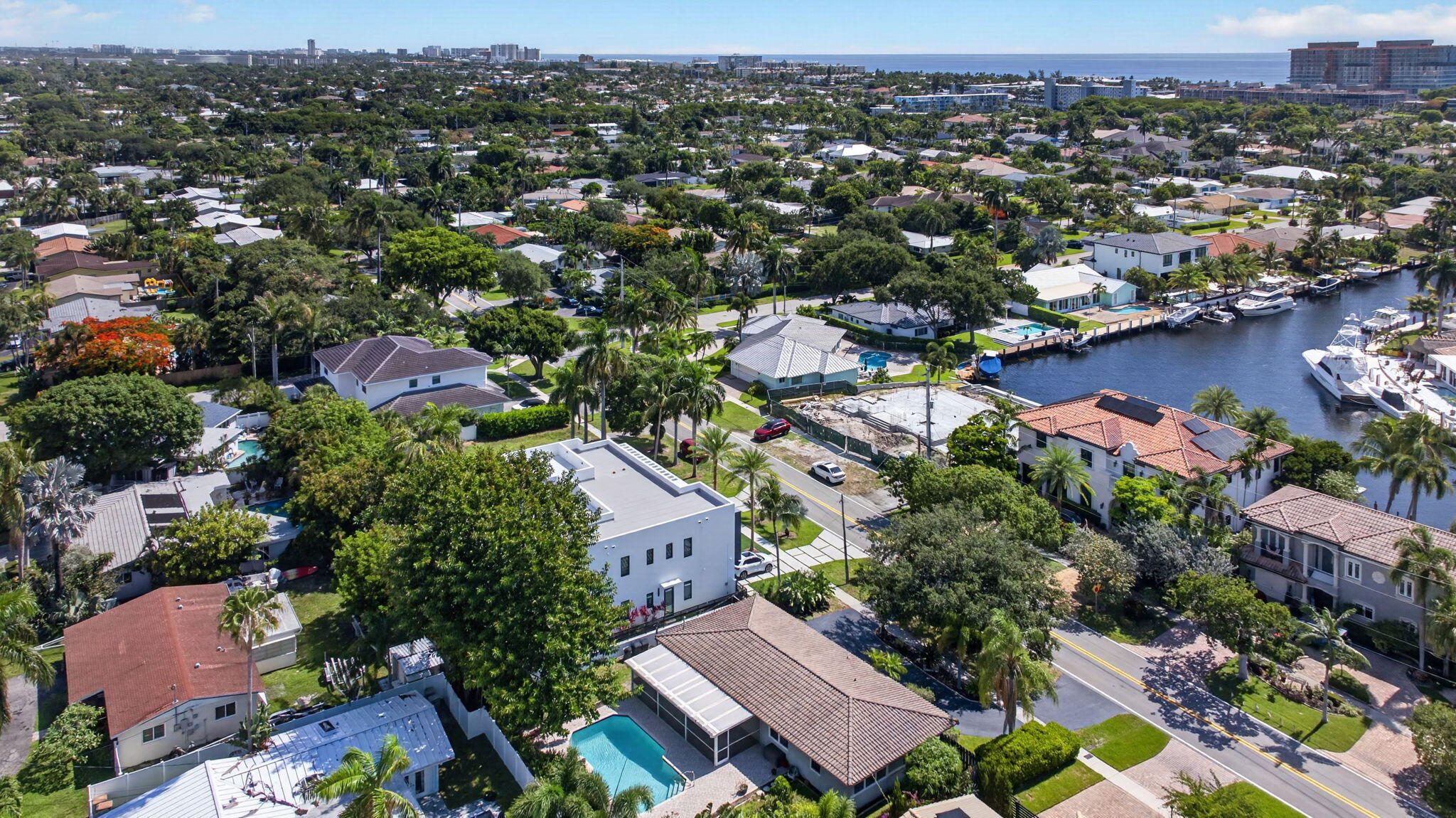 CORAL KEY VILLAS 3RD SEC - Residential