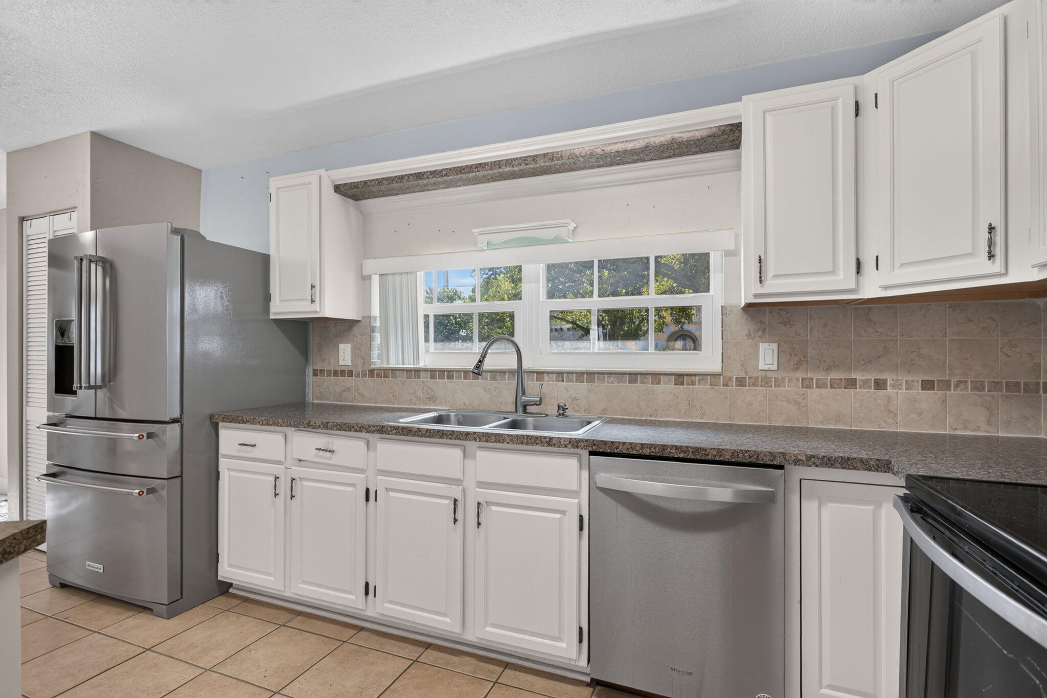 CORAL KEY VILLAS 3RD SEC - Residential