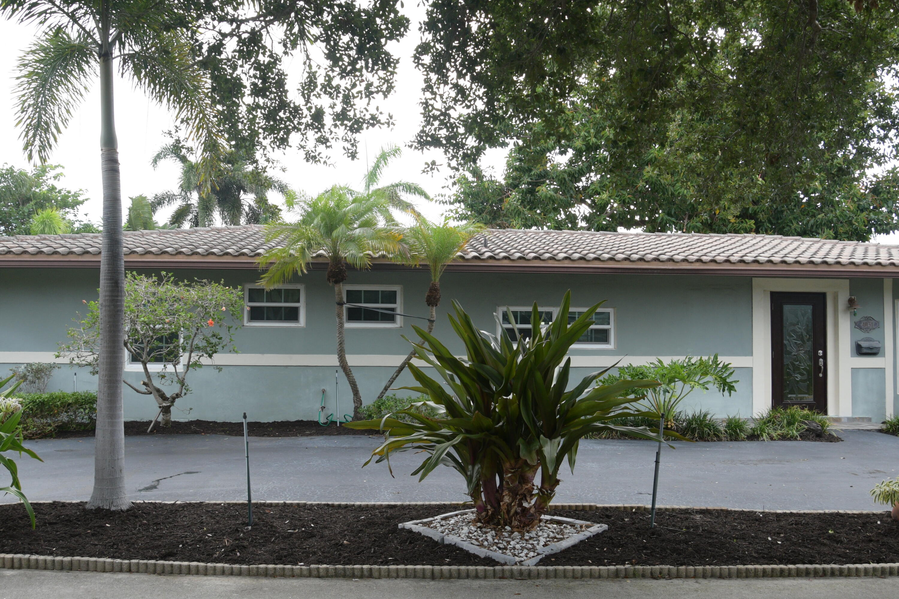 CORAL KEY VILLAS 3RD SEC - Residential