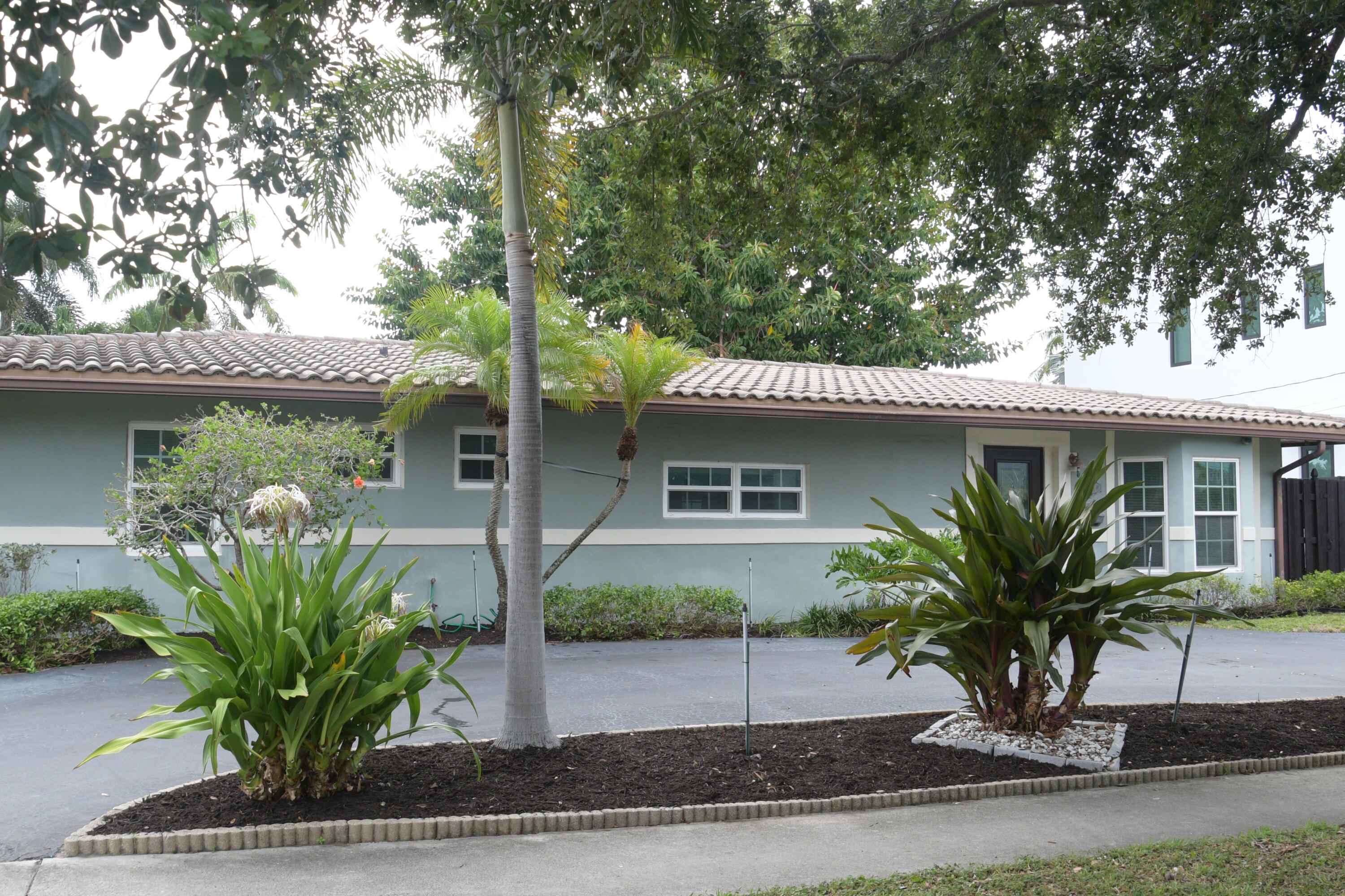 CORAL KEY VILLAS 3RD SEC - Residential