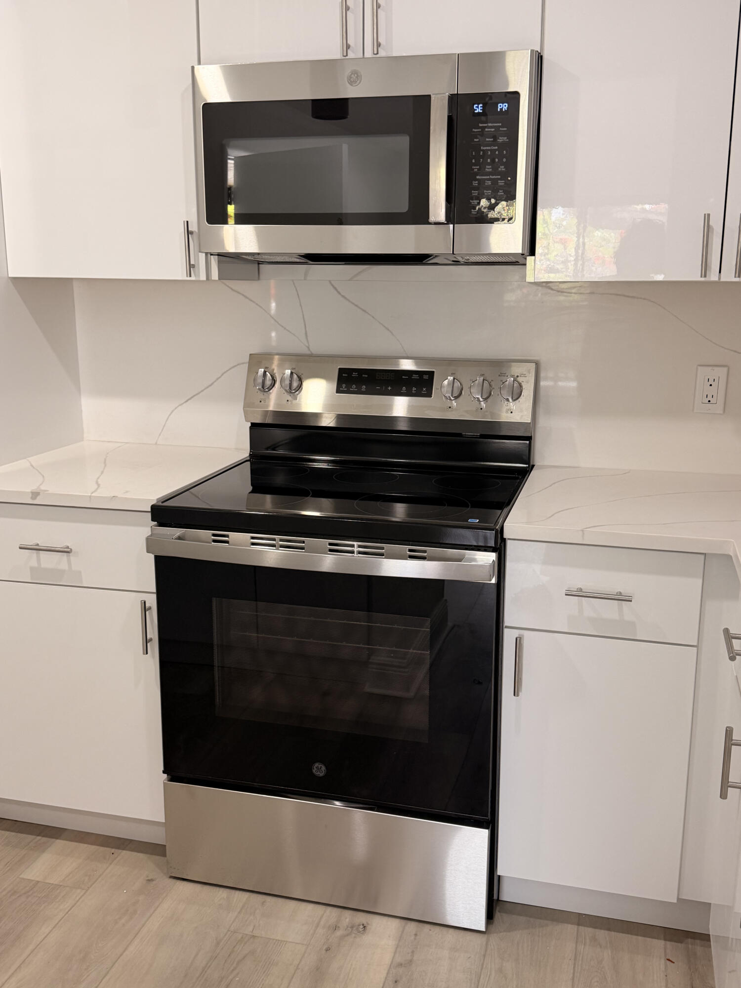 KENDALLWOOD VILLAS CONDO - Residential