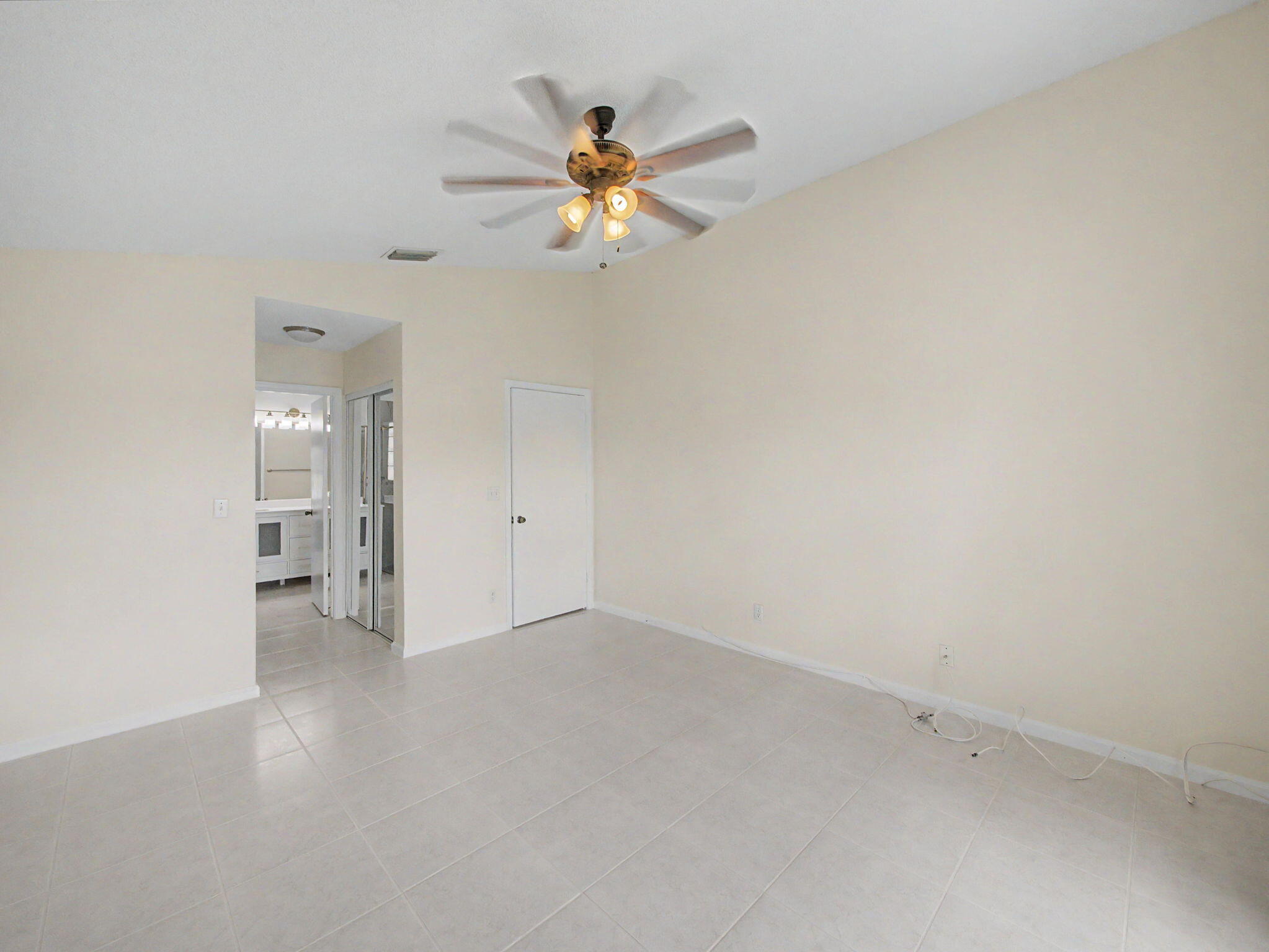 LAKE CHARLESTON TR I 2 - Residential Lease