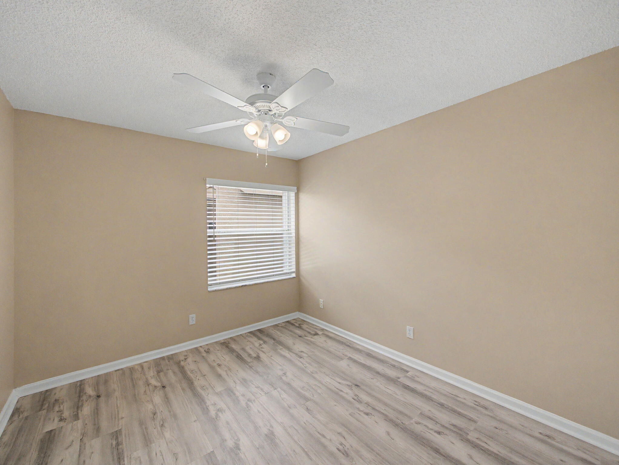 LAKE CHARLESTON TR I 2 - Residential Lease