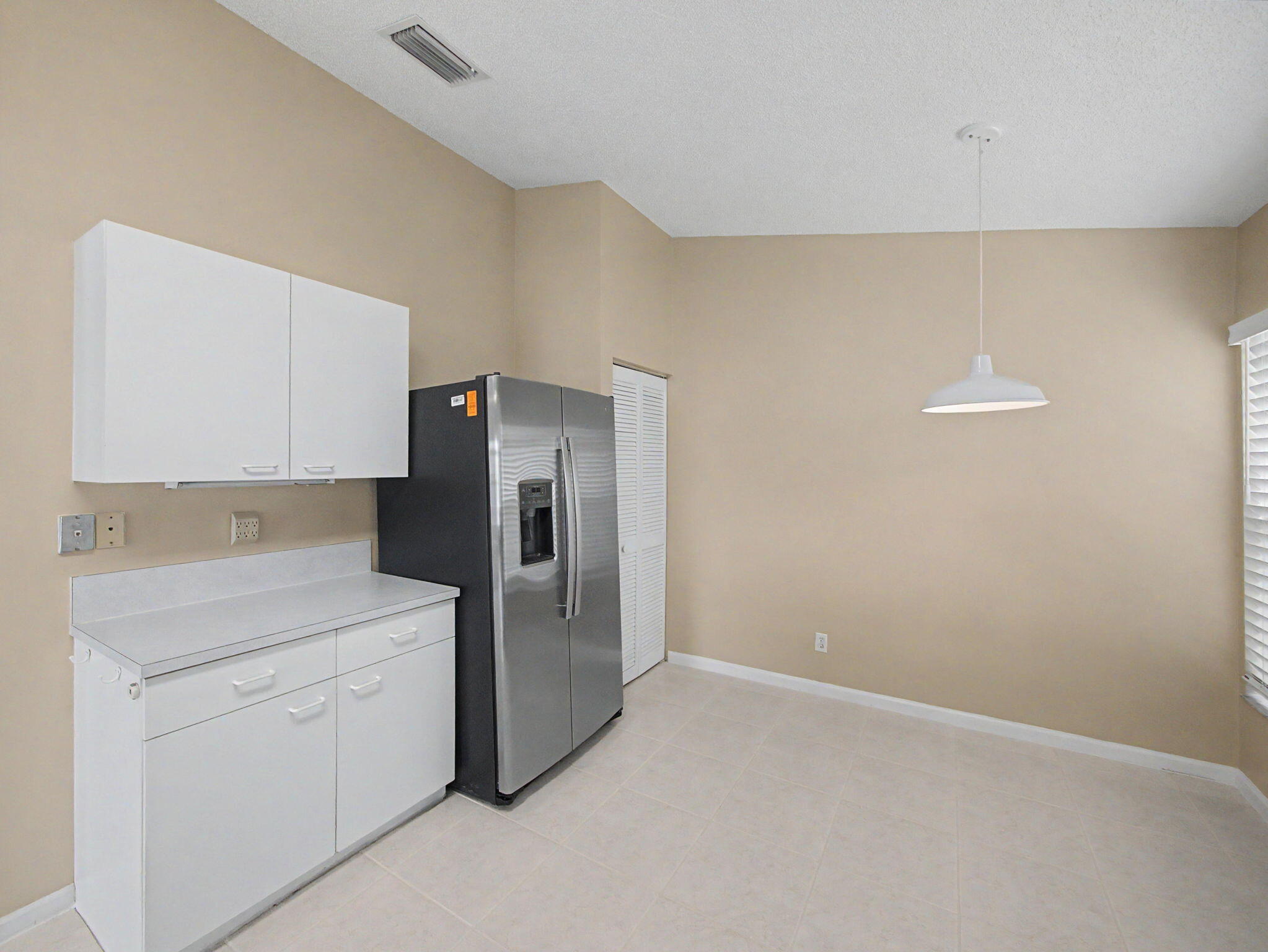 LAKE CHARLESTON TR I 2 - Residential Lease