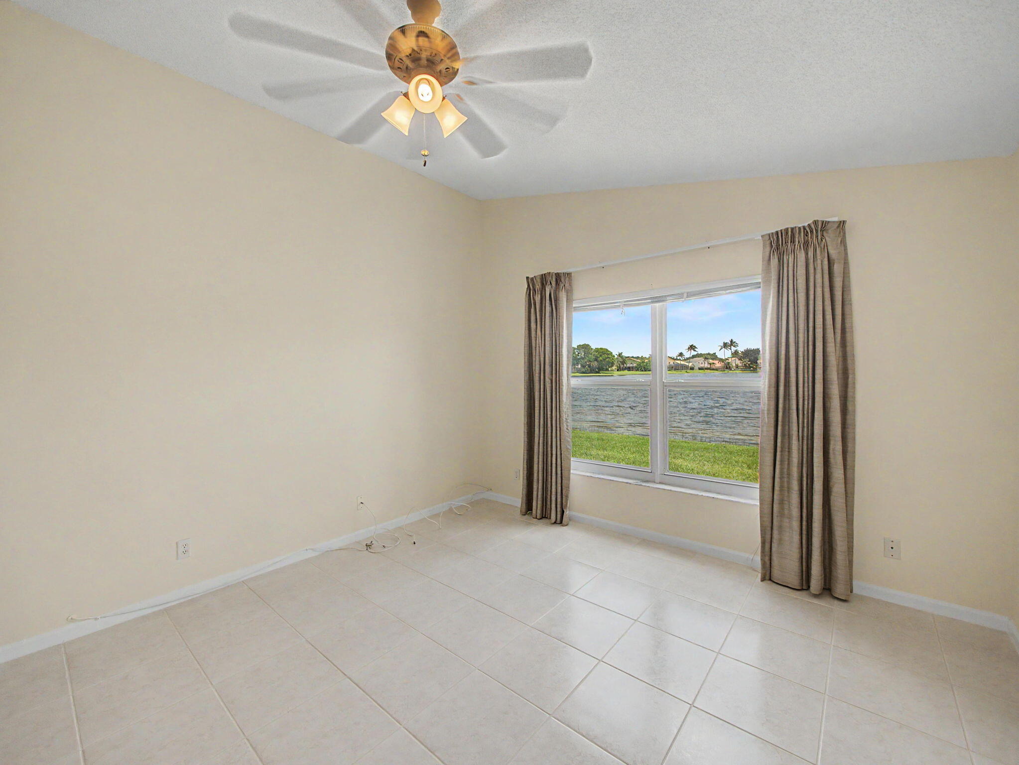 LAKE CHARLESTON TR I 2 - Residential Lease