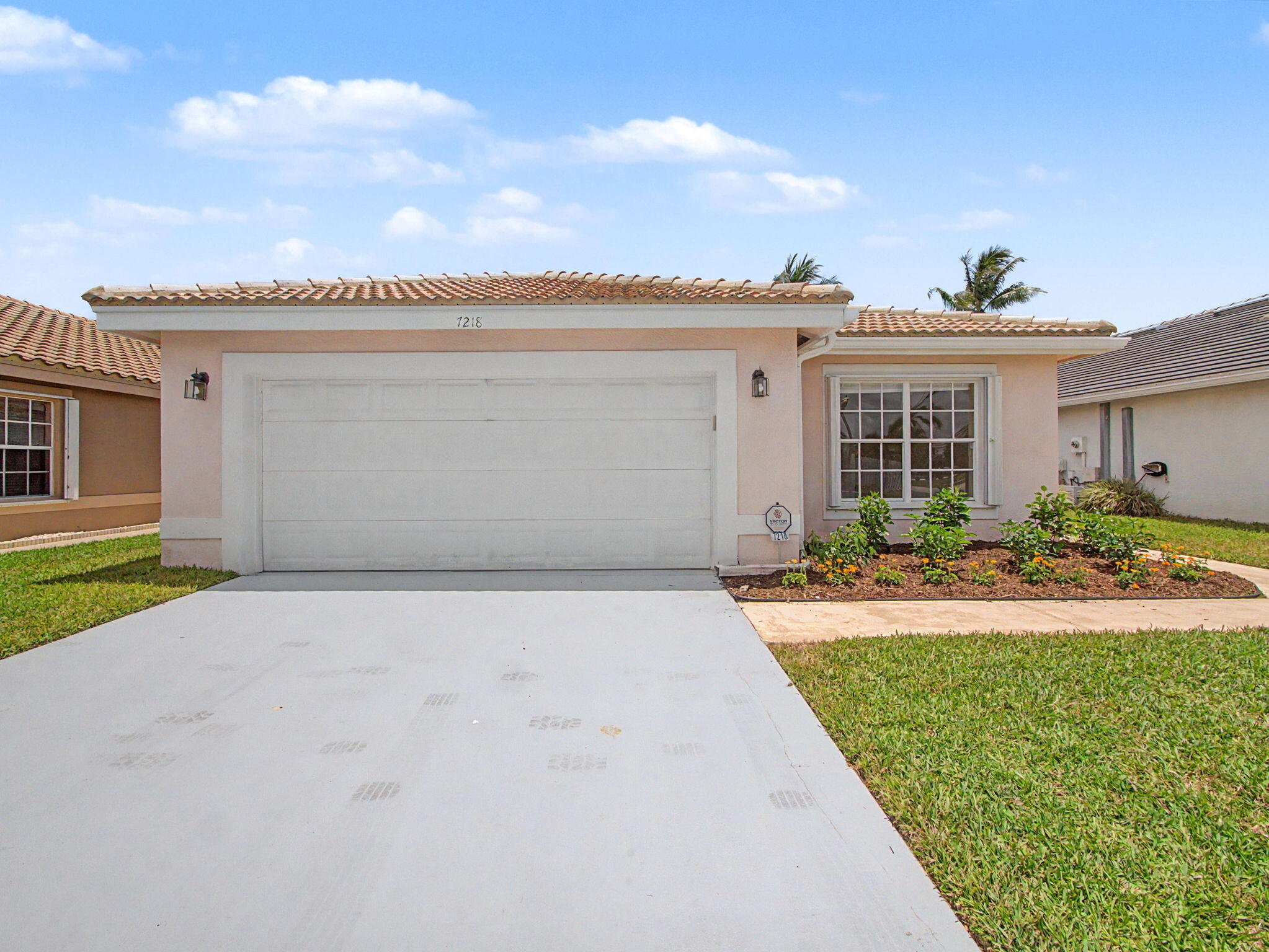 LAKE CHARLESTON TR I 2 - Residential Lease