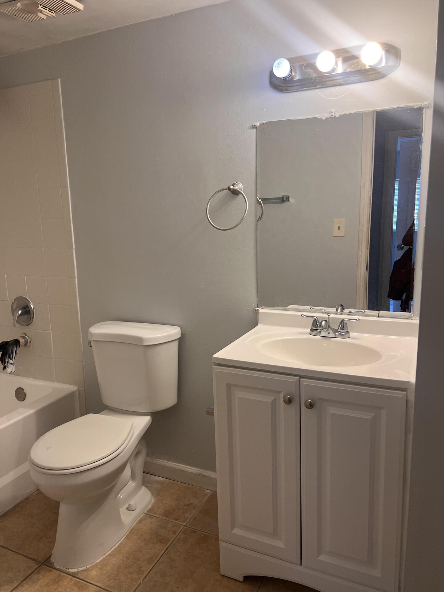 ST ANDREWS PALM BEACH CONDO V - Residential Lease