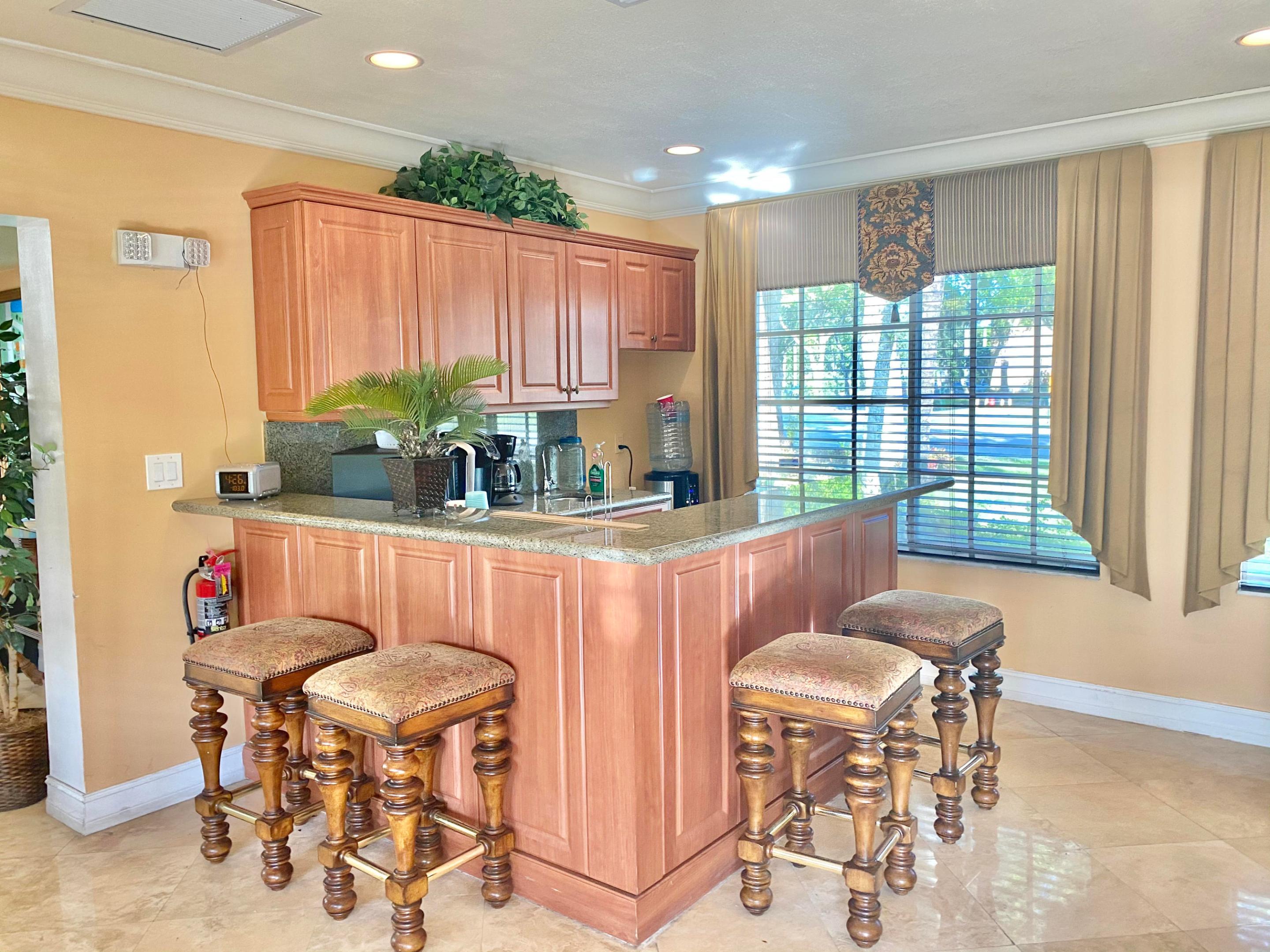 ST ANDREWS PALM BEACH CONDO V - Residential Lease