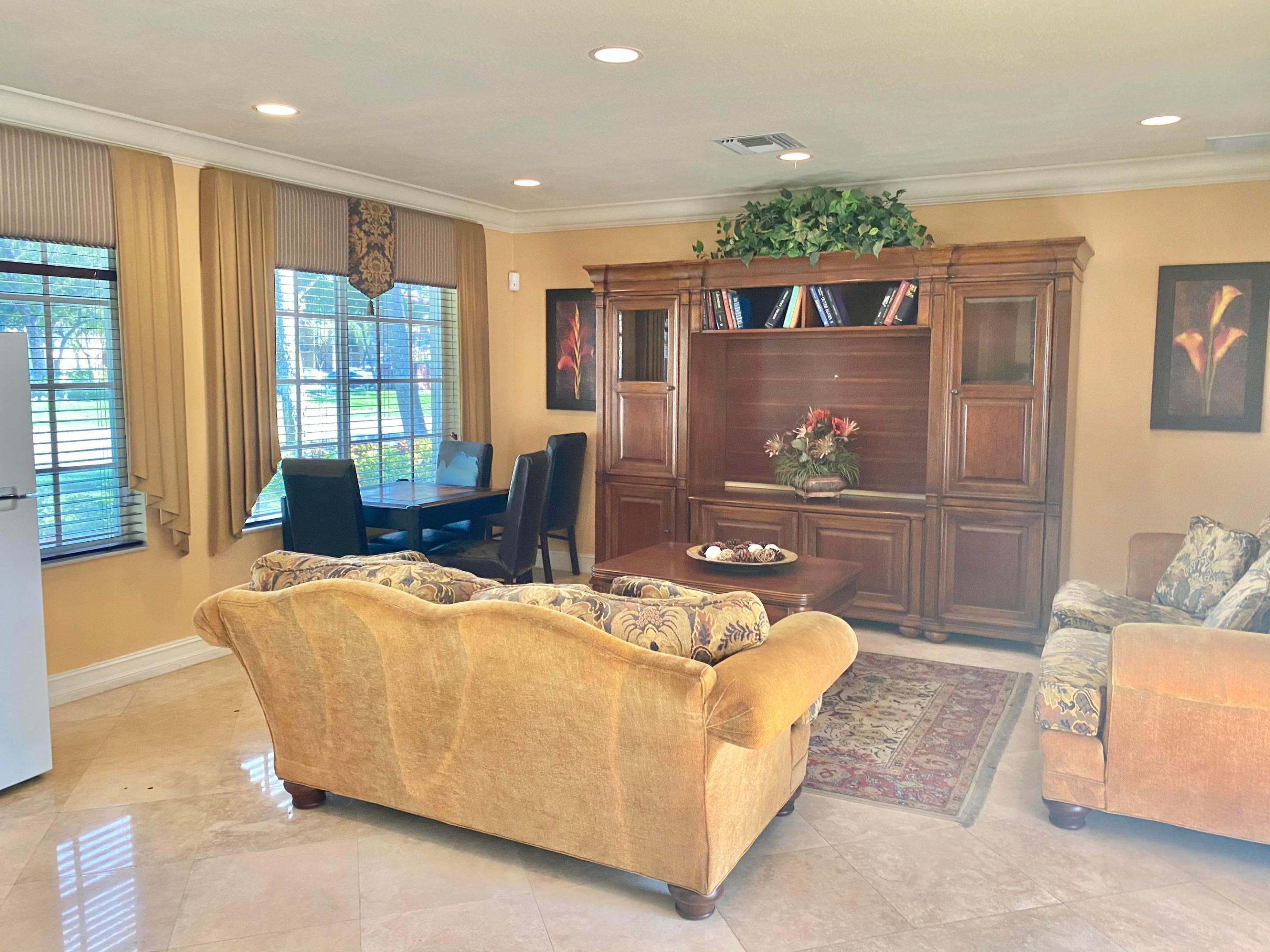 ST ANDREWS PALM BEACH CONDO V - Residential Lease