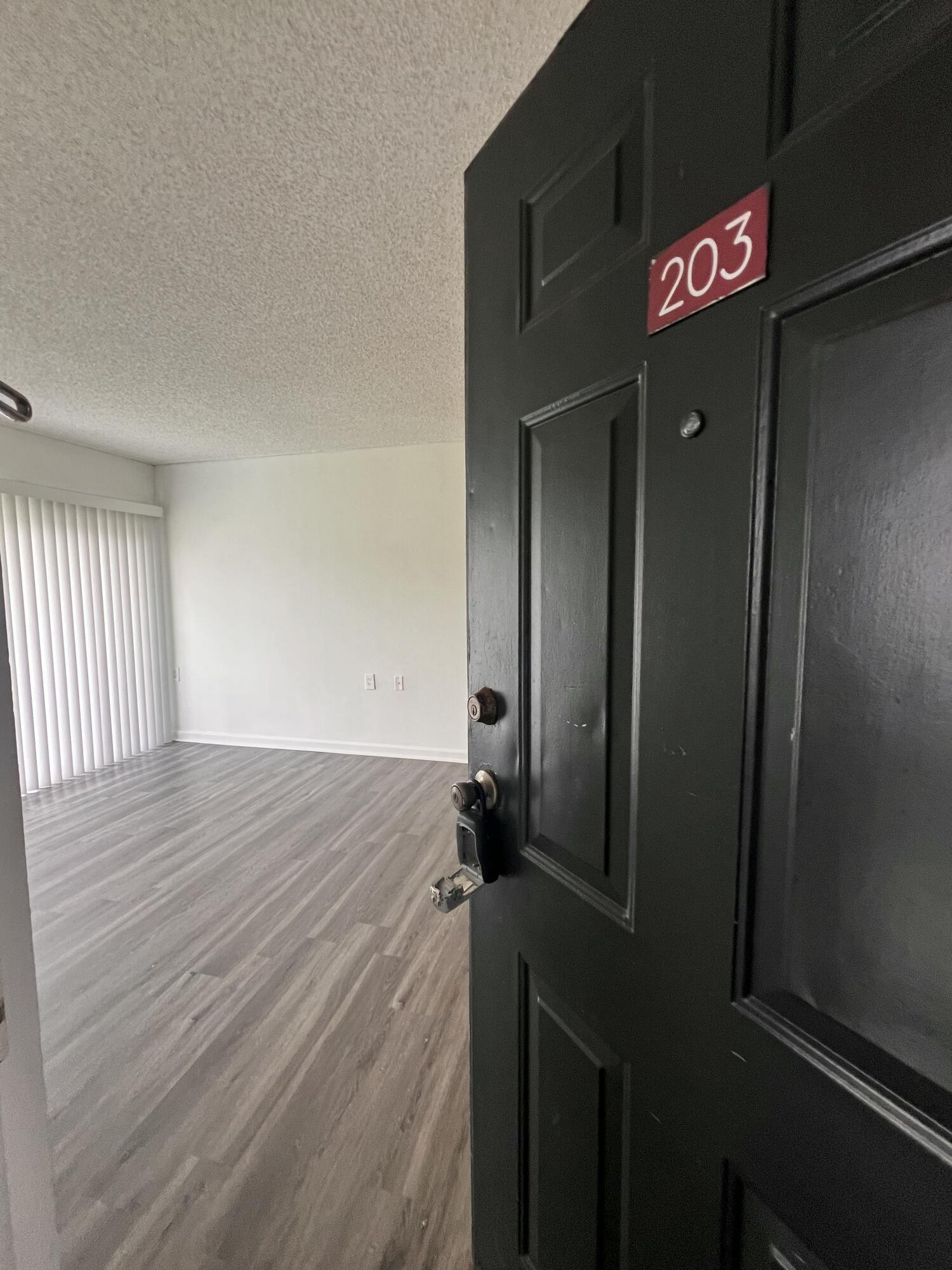 ST ANDREWS PALM BEACH CONDO V - Residential Lease