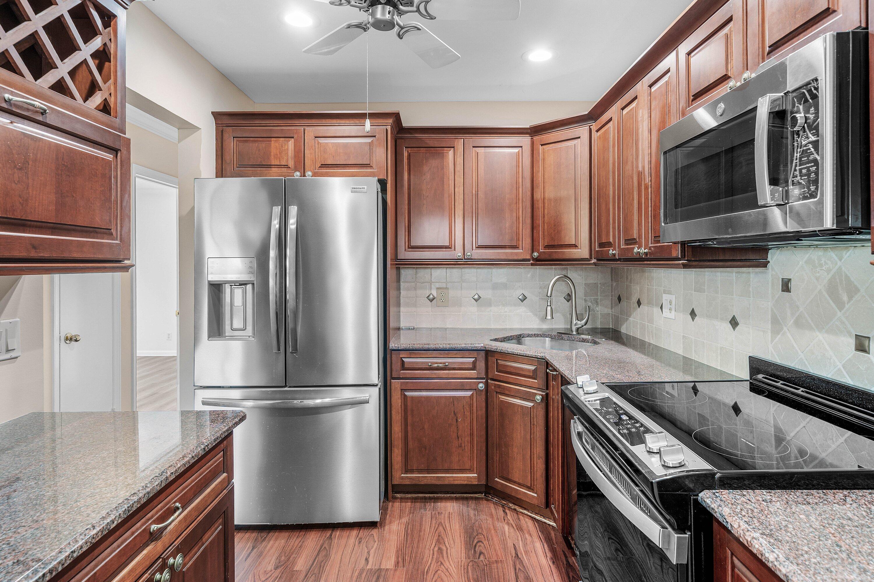 FAIRWAY CONDO - Residential Lease