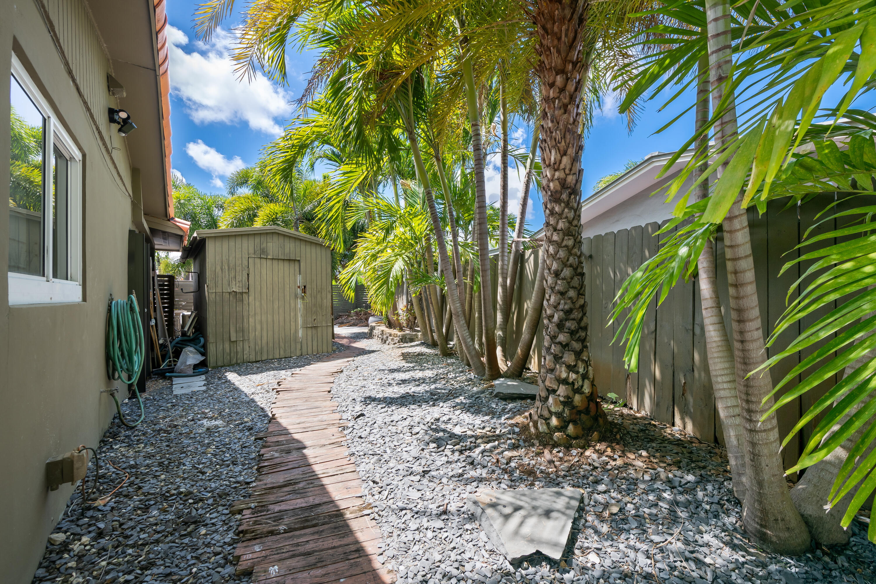 CORAL RIDGE ISLES - Residential