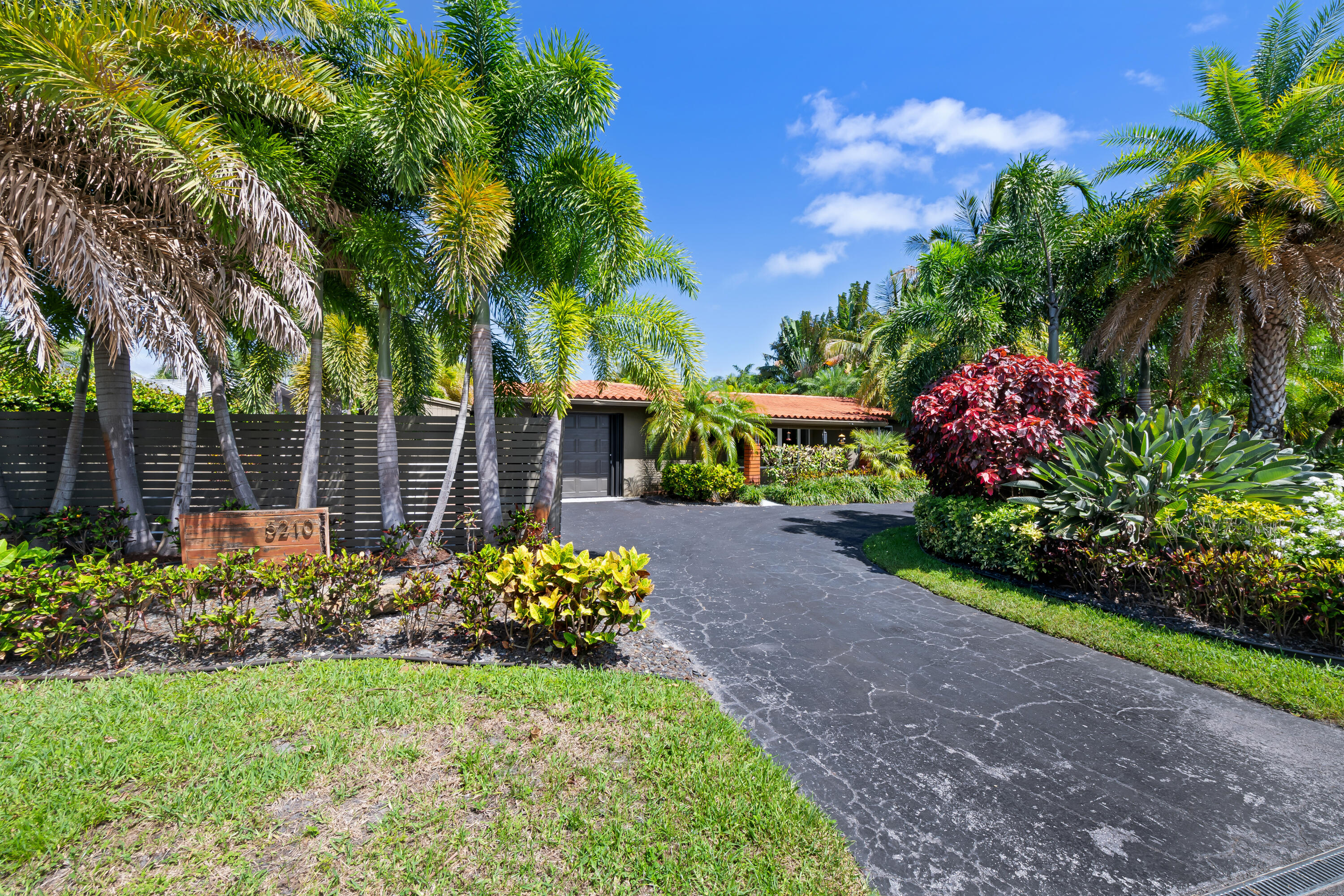 CORAL RIDGE ISLES - Residential