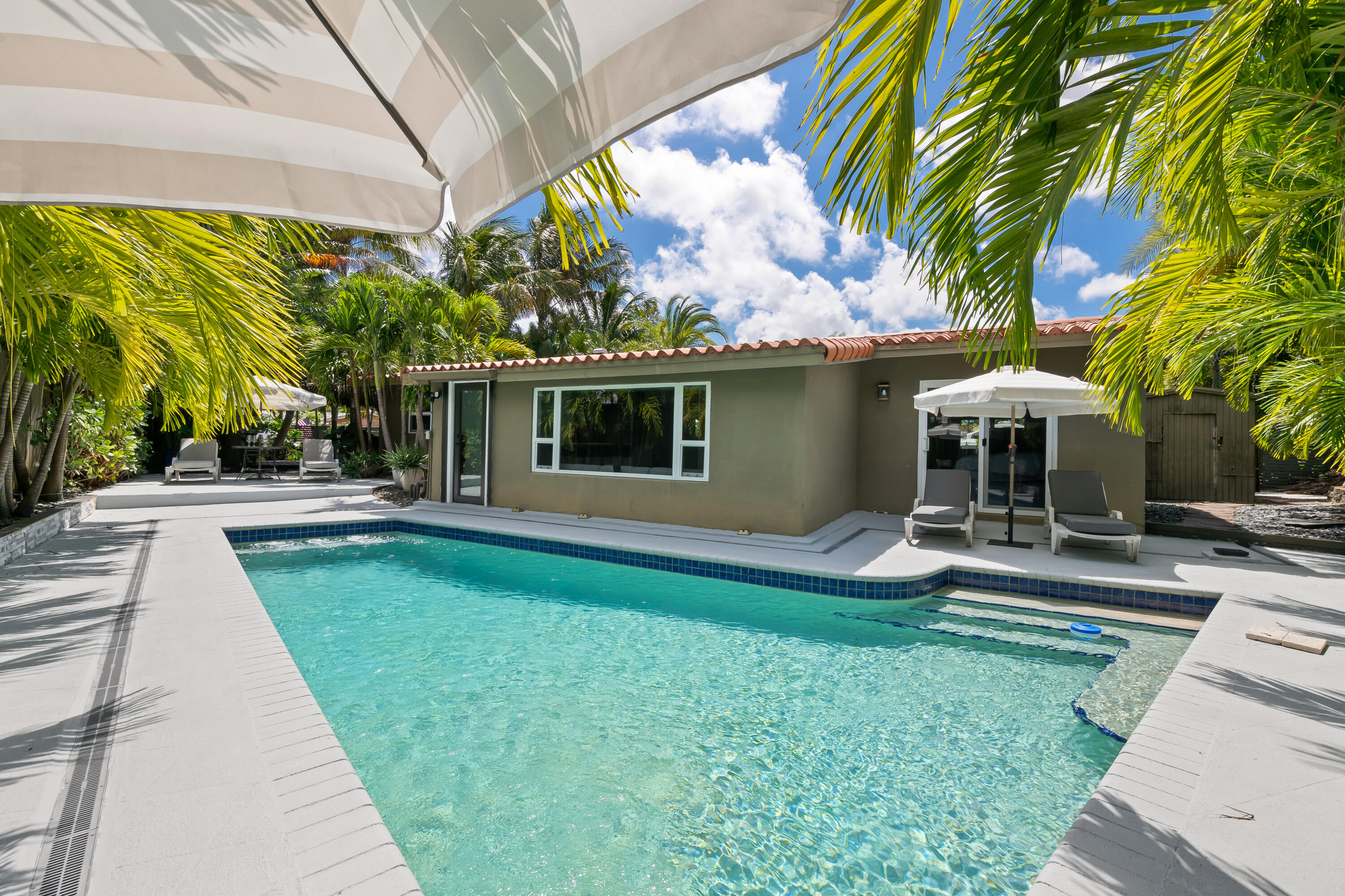 CORAL RIDGE ISLES - Residential