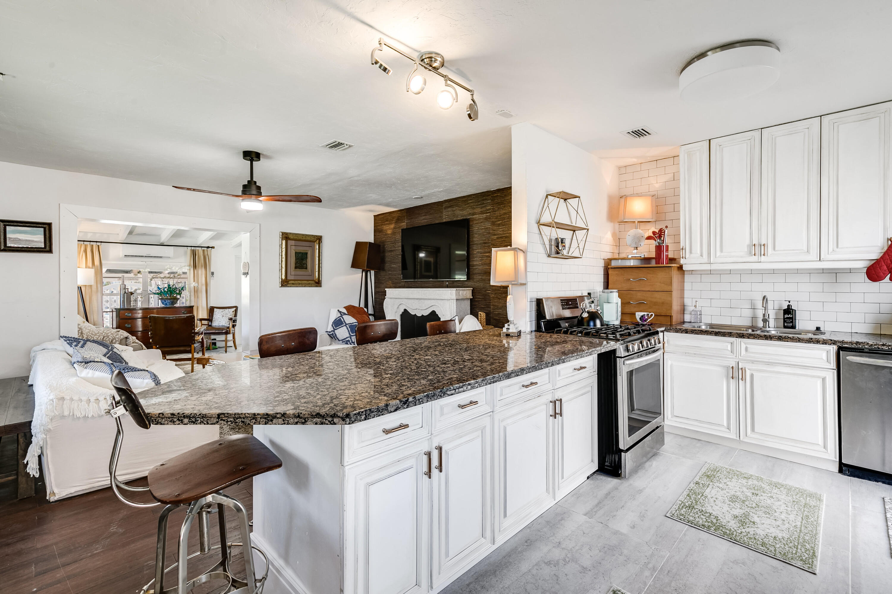 LANTANA HEIGHTS 5 - Residential